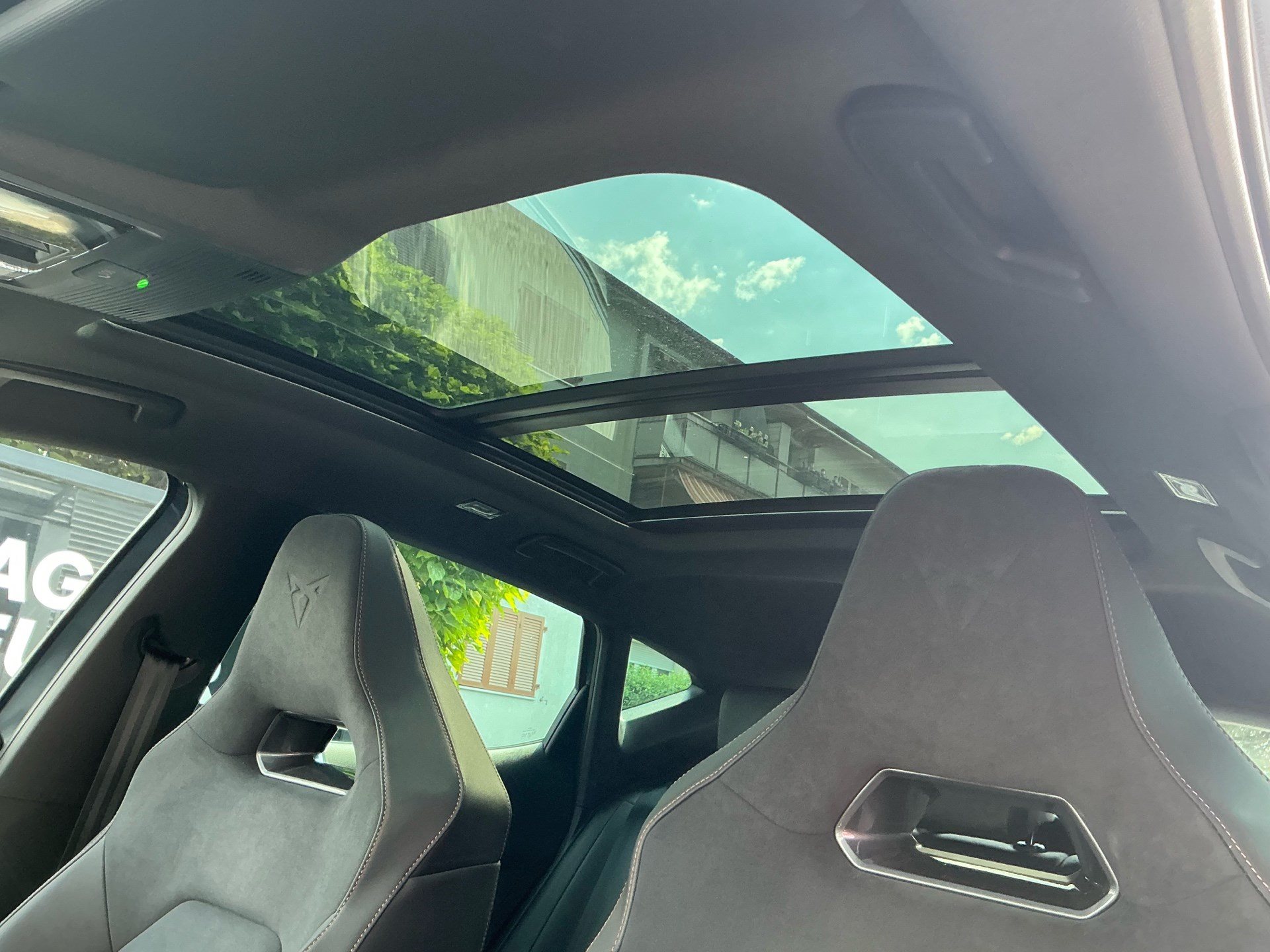 CUPRA Formentor VZ 2.0 TSI 333 PS 4Drive ***PANORAMADACH***-image-8