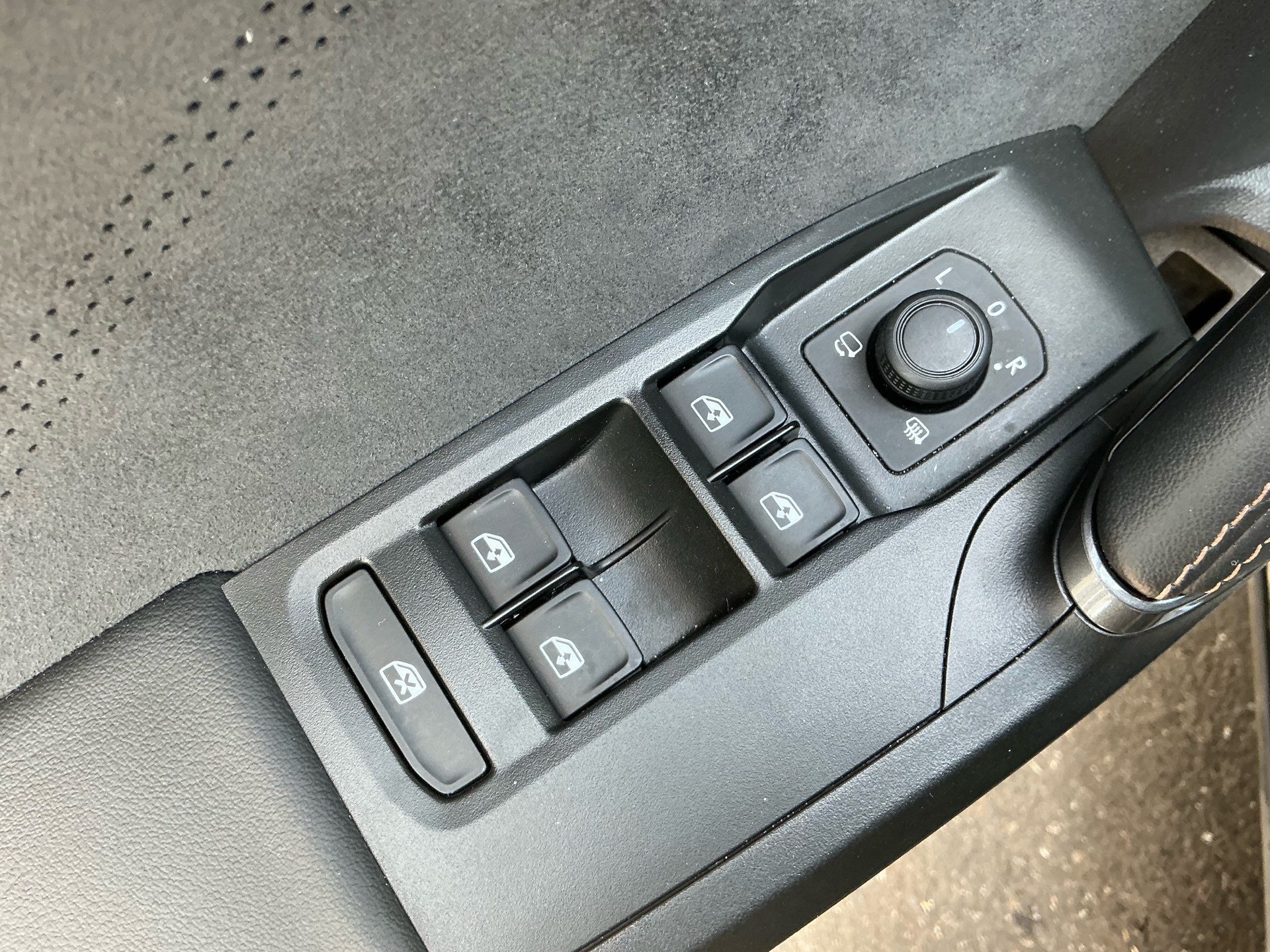 CUPRA Formentor VZ 2.0 TSI 333 PS 4Drive ***PANORAMADACH***-image-28