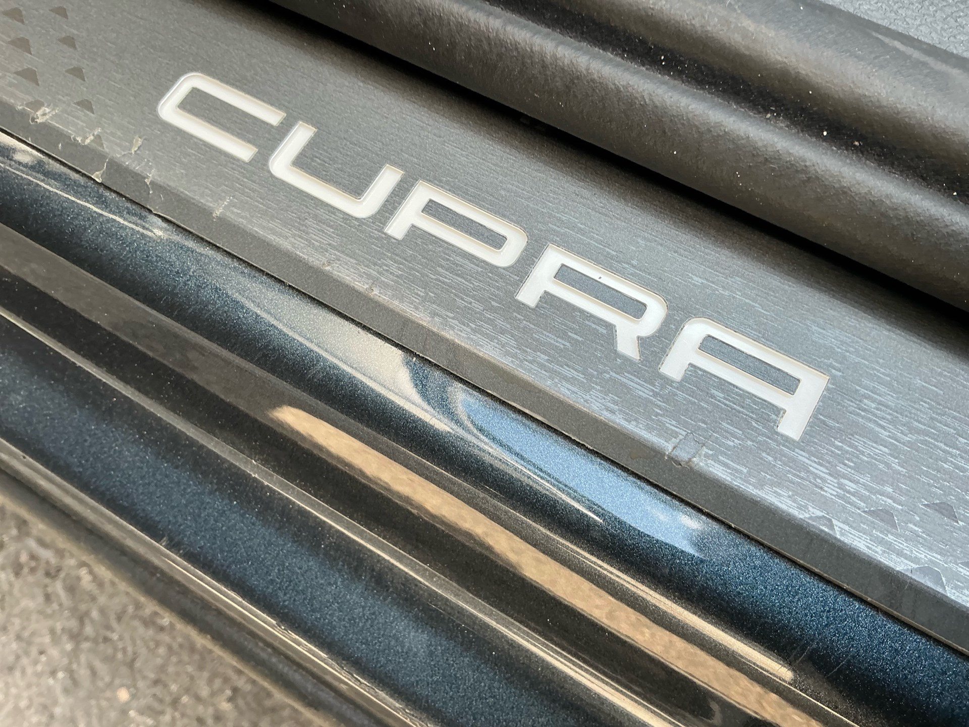 CUPRA Formentor VZ 2.0 TSI 333 PS 4Drive ***PANORAMADACH***-image-27