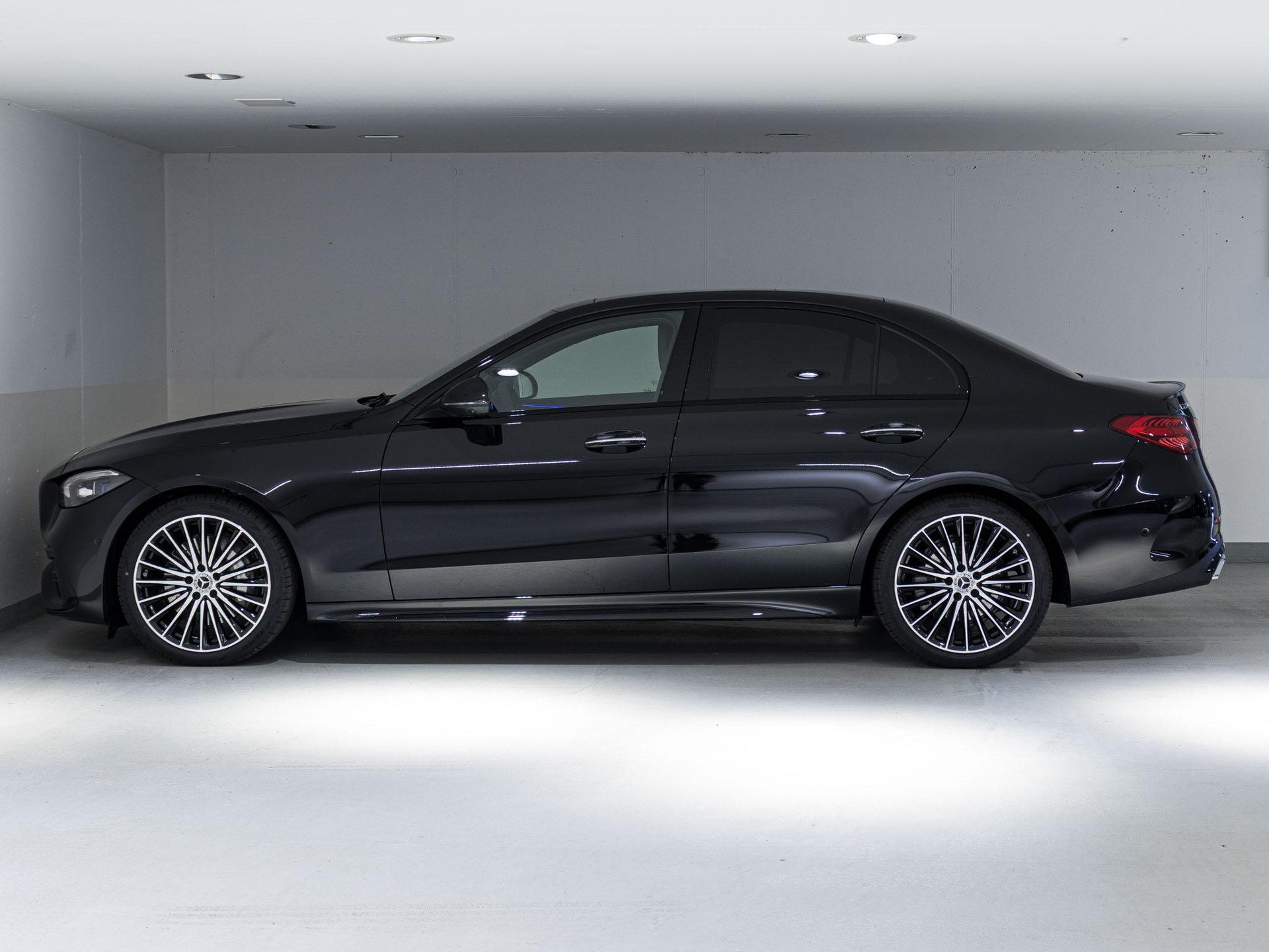 MERCEDES-BENZ C 220 d 4MATIC "Swiss Star"-image-4