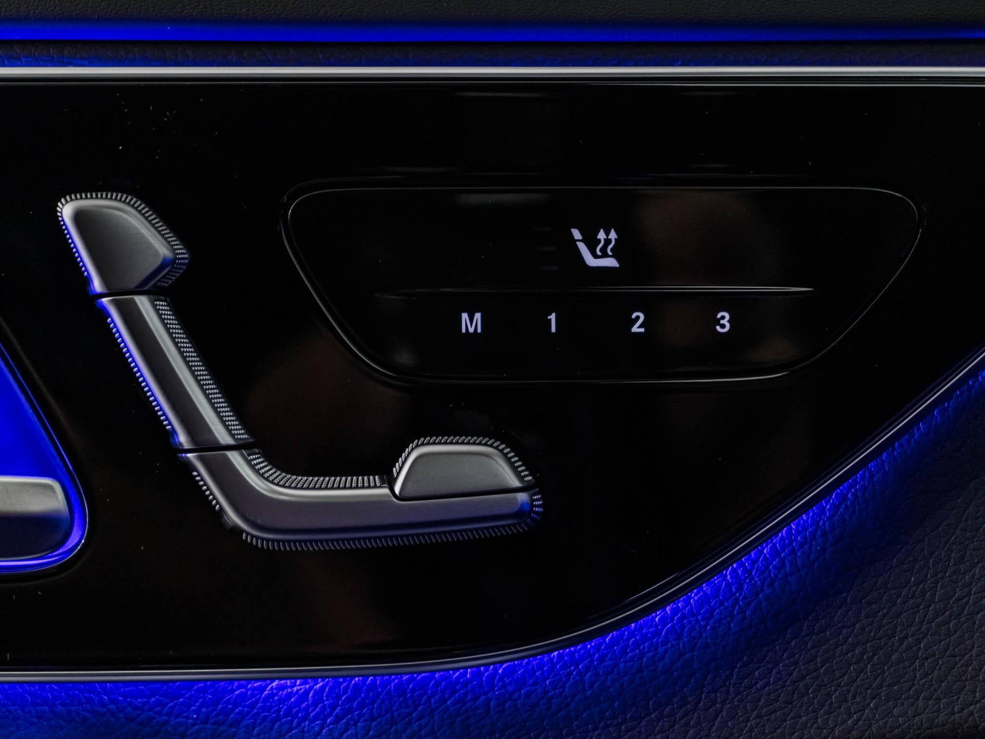 MERCEDES-BENZ C 220 d 4MATIC "Swiss Star"-image-12