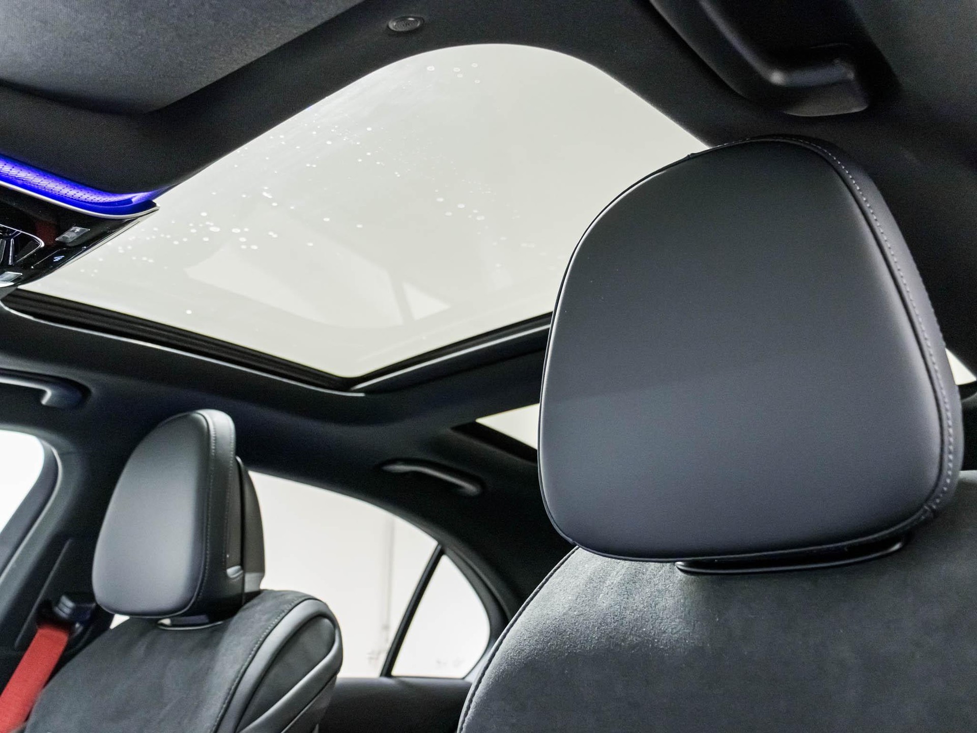 MERCEDES-BENZ C 220 d 4MATIC "Swiss Star"-image-8