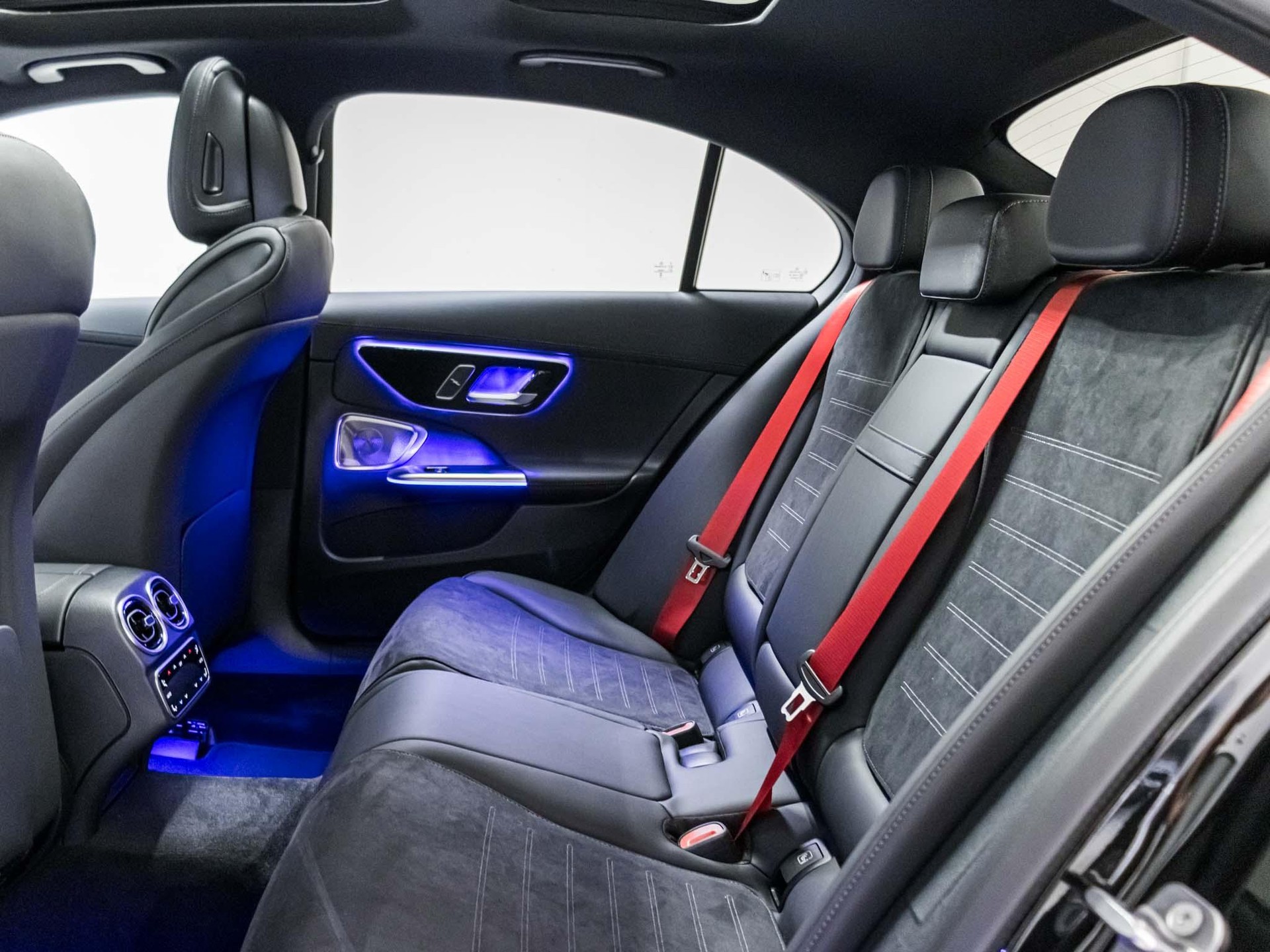 MERCEDES-BENZ C 220 d 4MATIC "Swiss Star"-image-7