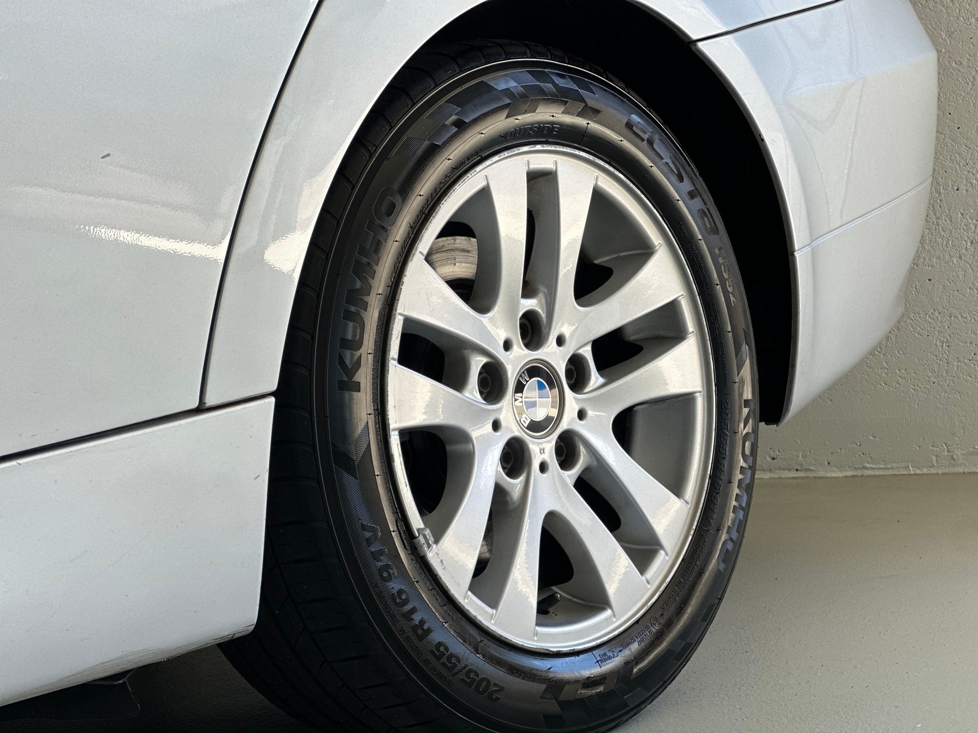 BMW 320i Touring Access-image-23