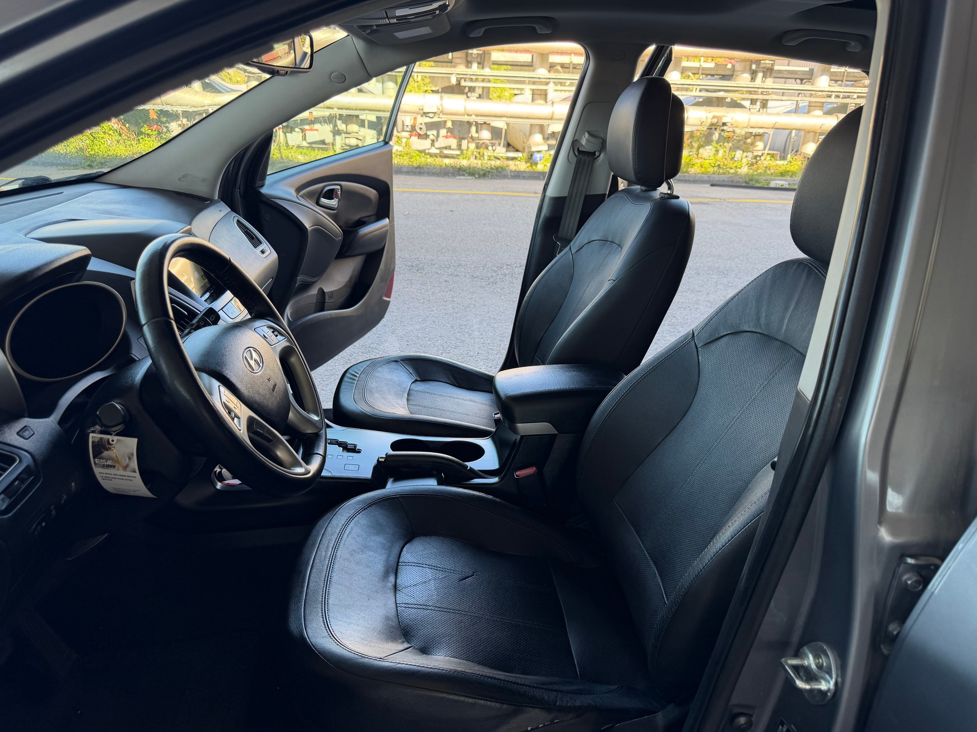 HYUNDAI iX 35 2.0 CRDi Premium 4WD Automatic-image-13