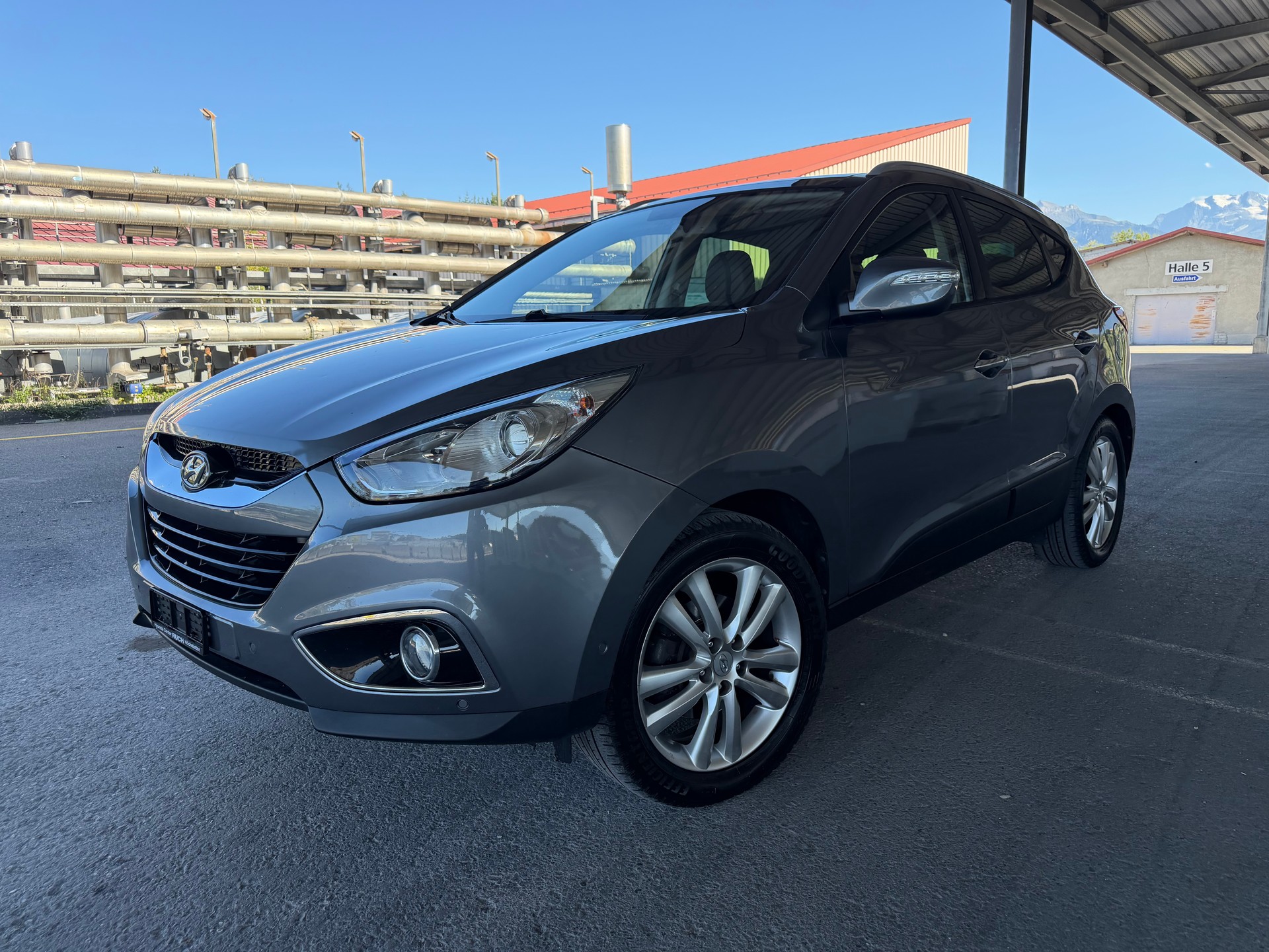 HYUNDAI iX 35 2.0 CRDi Premium 4WD Automatic-image-1