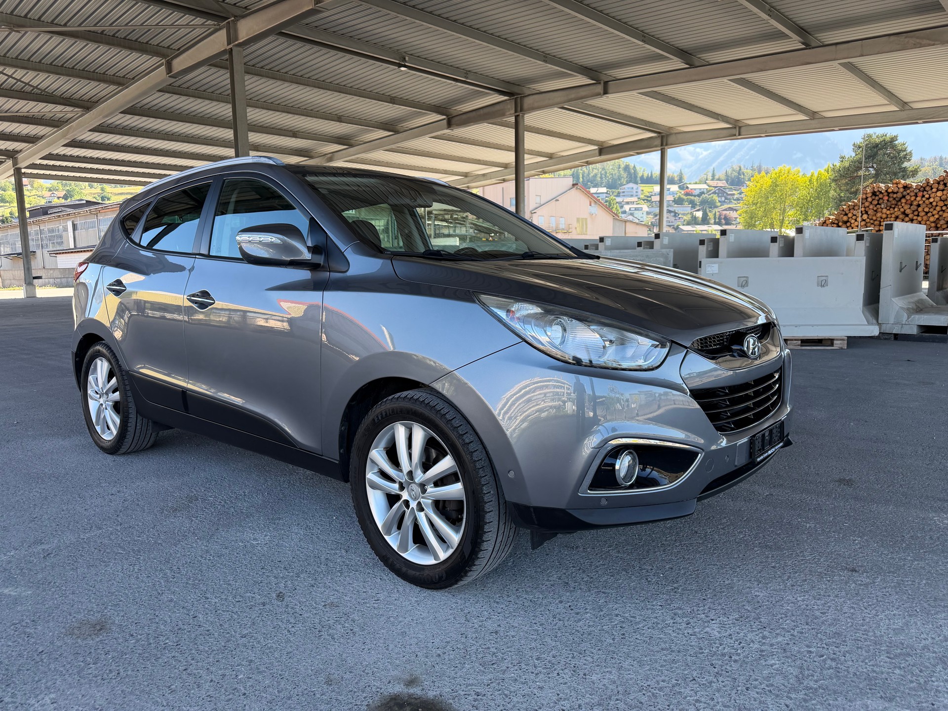 HYUNDAI iX 35 2.0 CRDi Premium 4WD Automatic-image-7