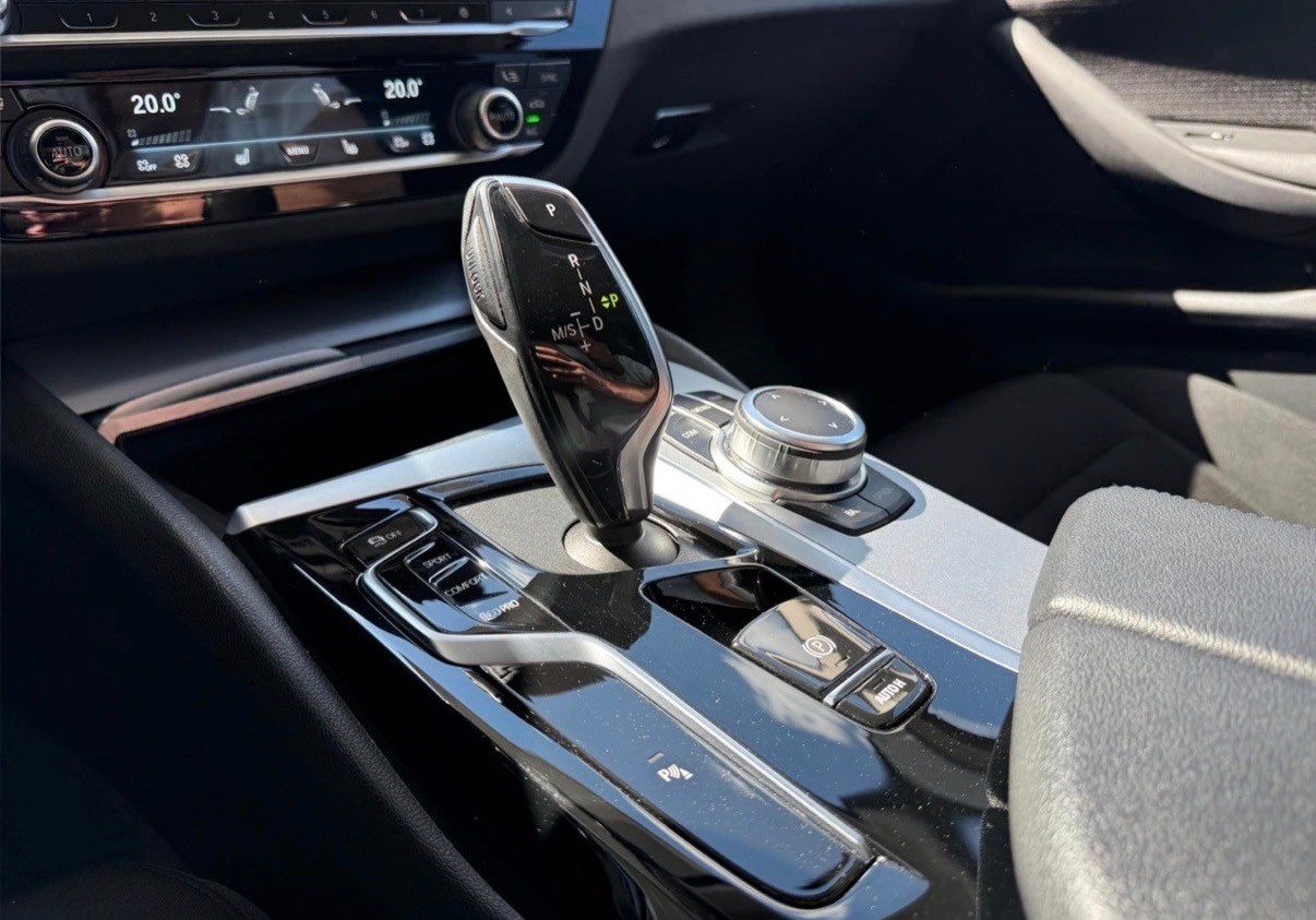 BMW 520d xDrive 48V Touring Steptronic-image-11