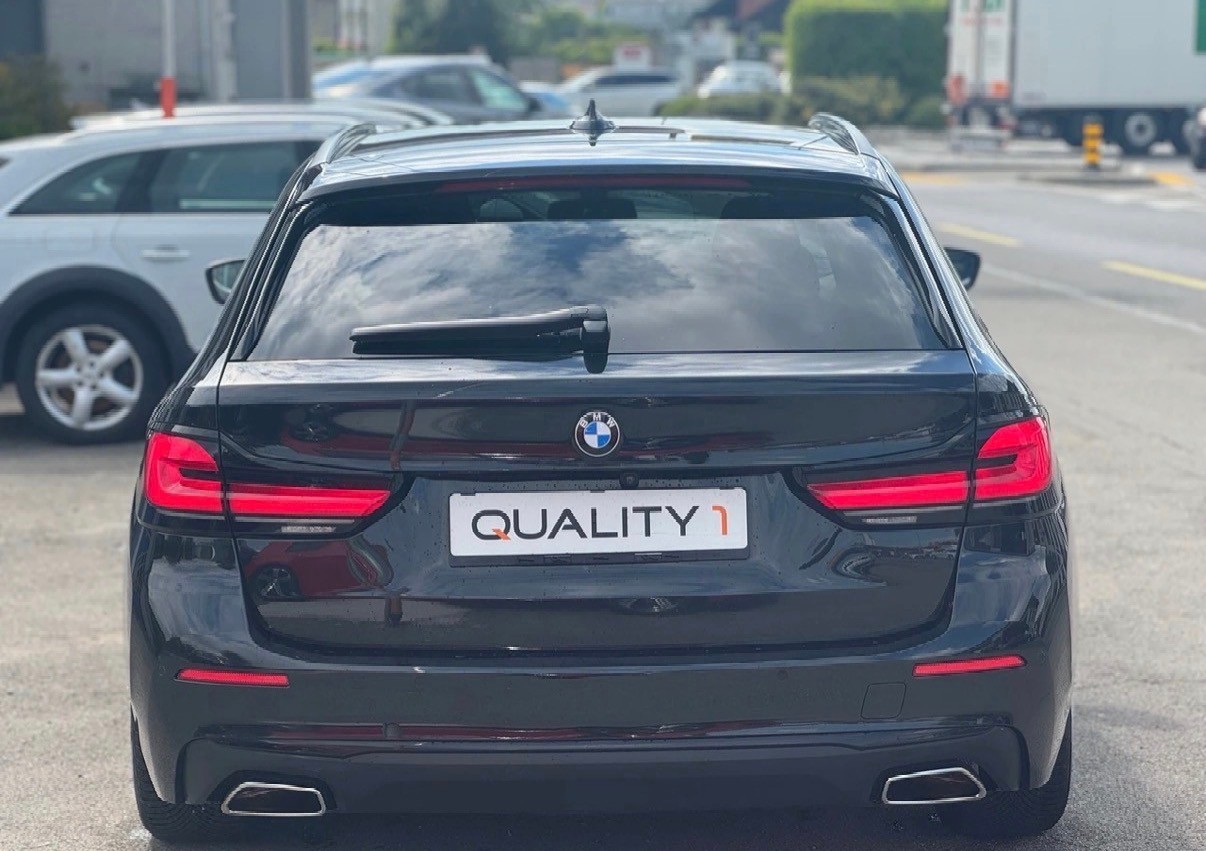 BMW 520d xDrive 48V Touring Steptronic-image-5