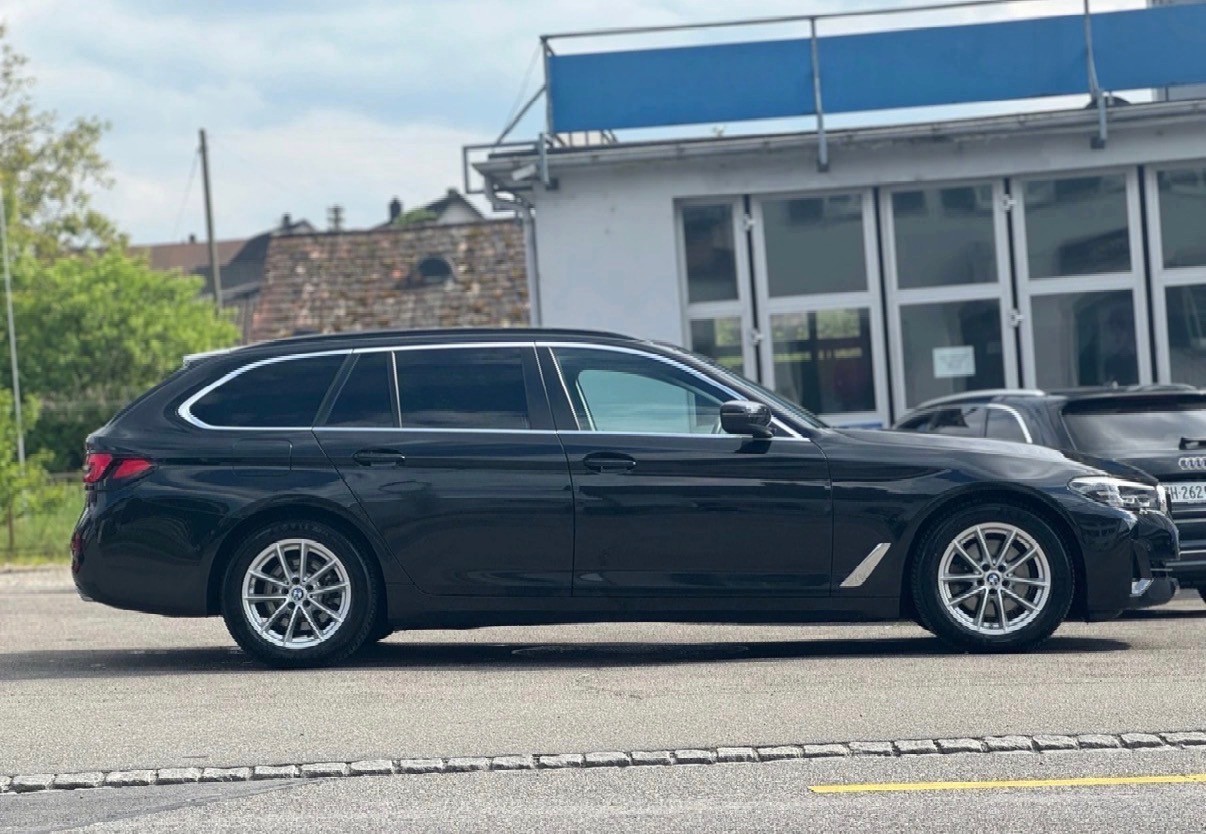 BMW 520d xDrive 48V Touring Steptronic-image-7