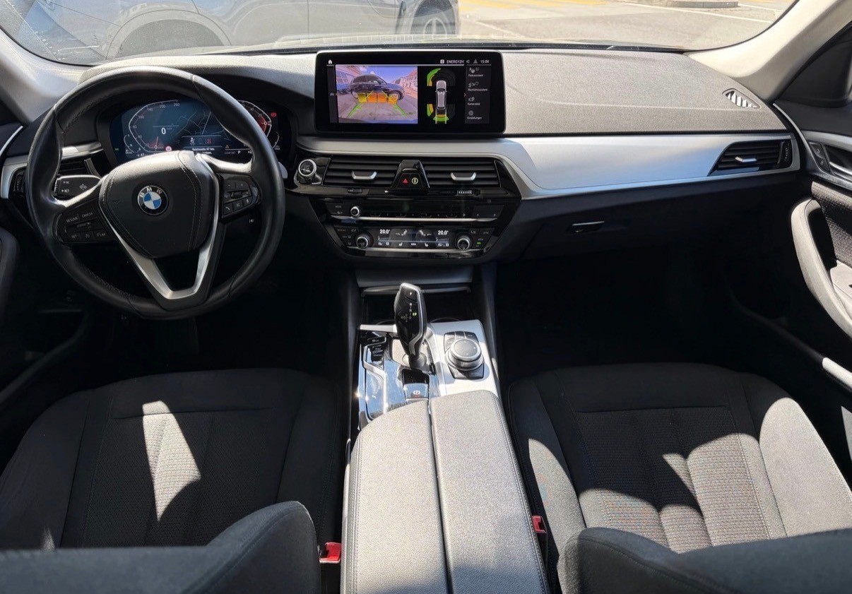 BMW 520d xDrive 48V Touring Steptronic-image-8
