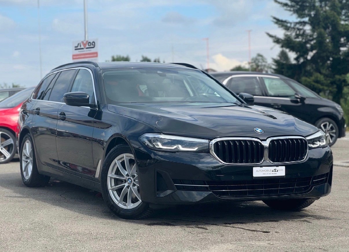 BMW 520d xDrive 48V Touring Steptronic-image-0