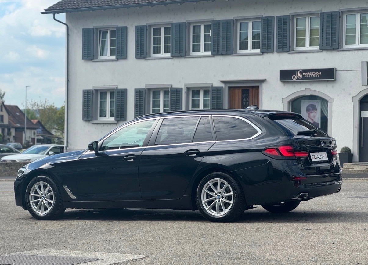BMW 520d xDrive 48V Touring Steptronic-image-4