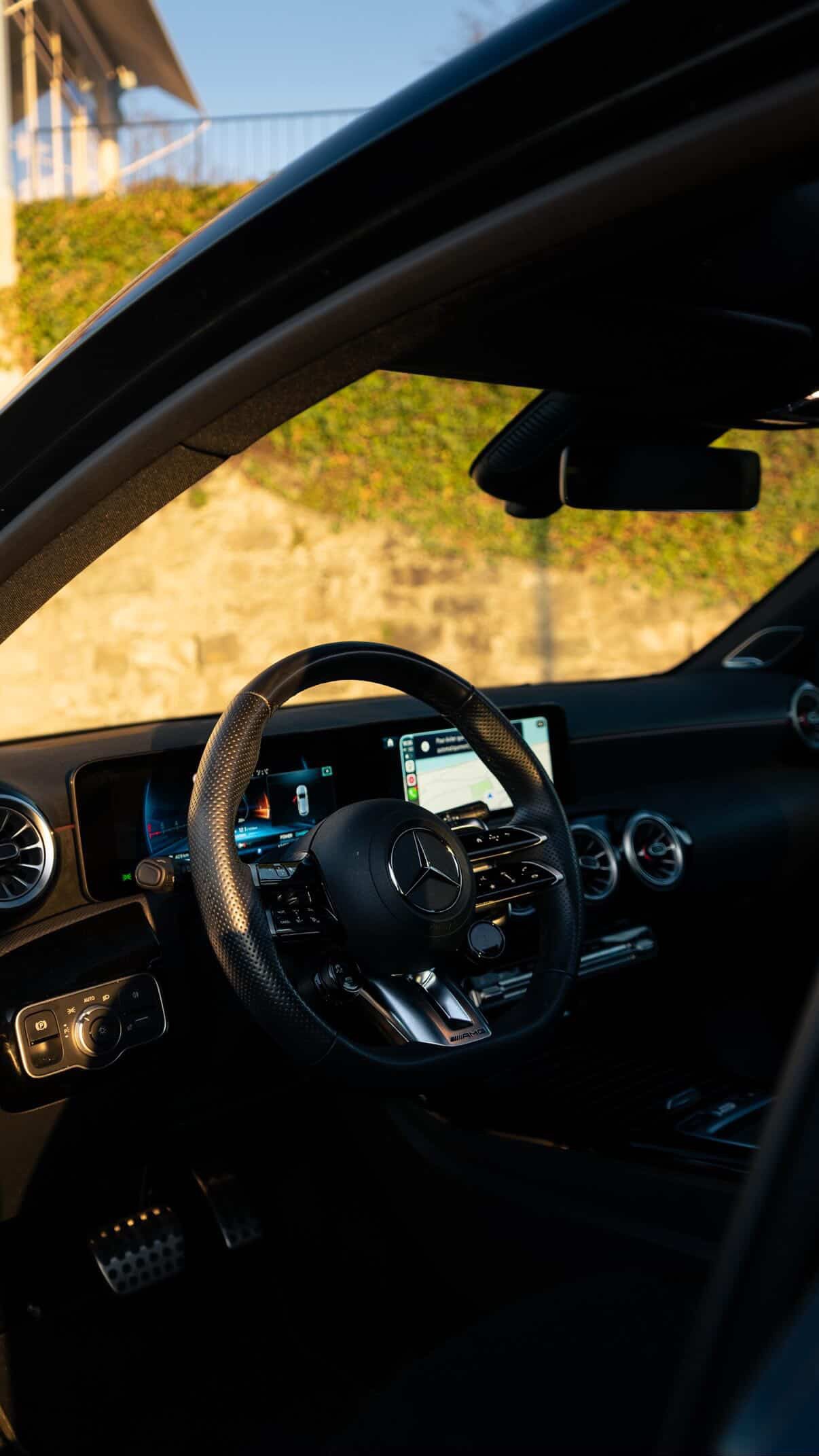 MERCEDES-BENZ A 35 AMG-image-4