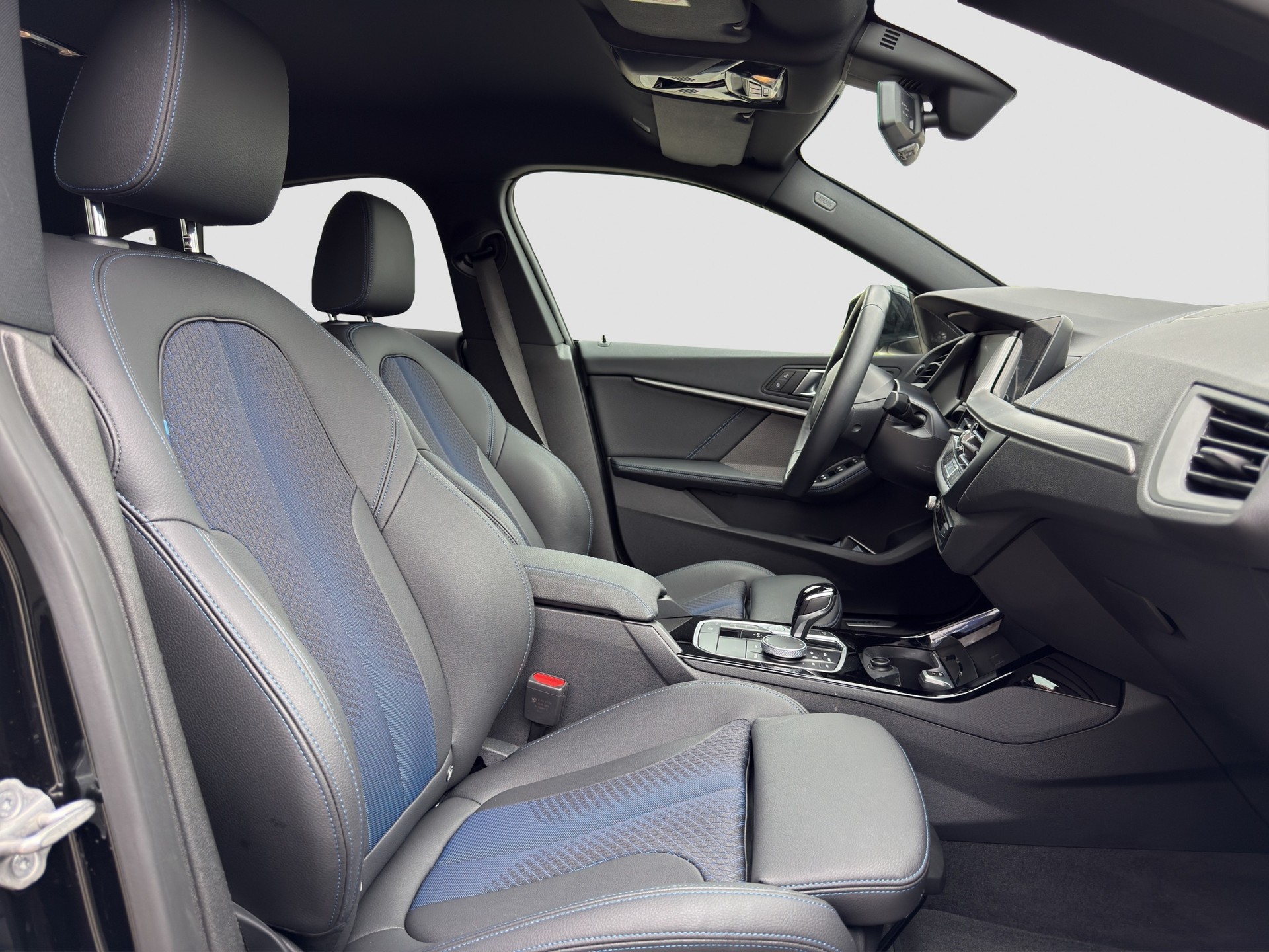 BMW 218i Gran Coupé M Sport-image-10