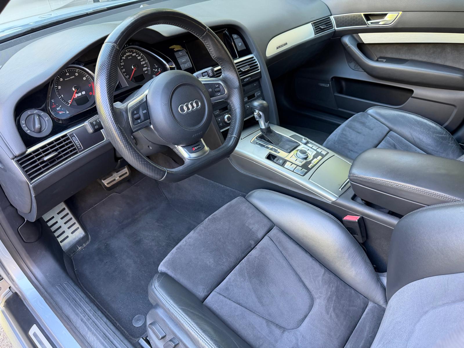AUDI RS6-image-1
