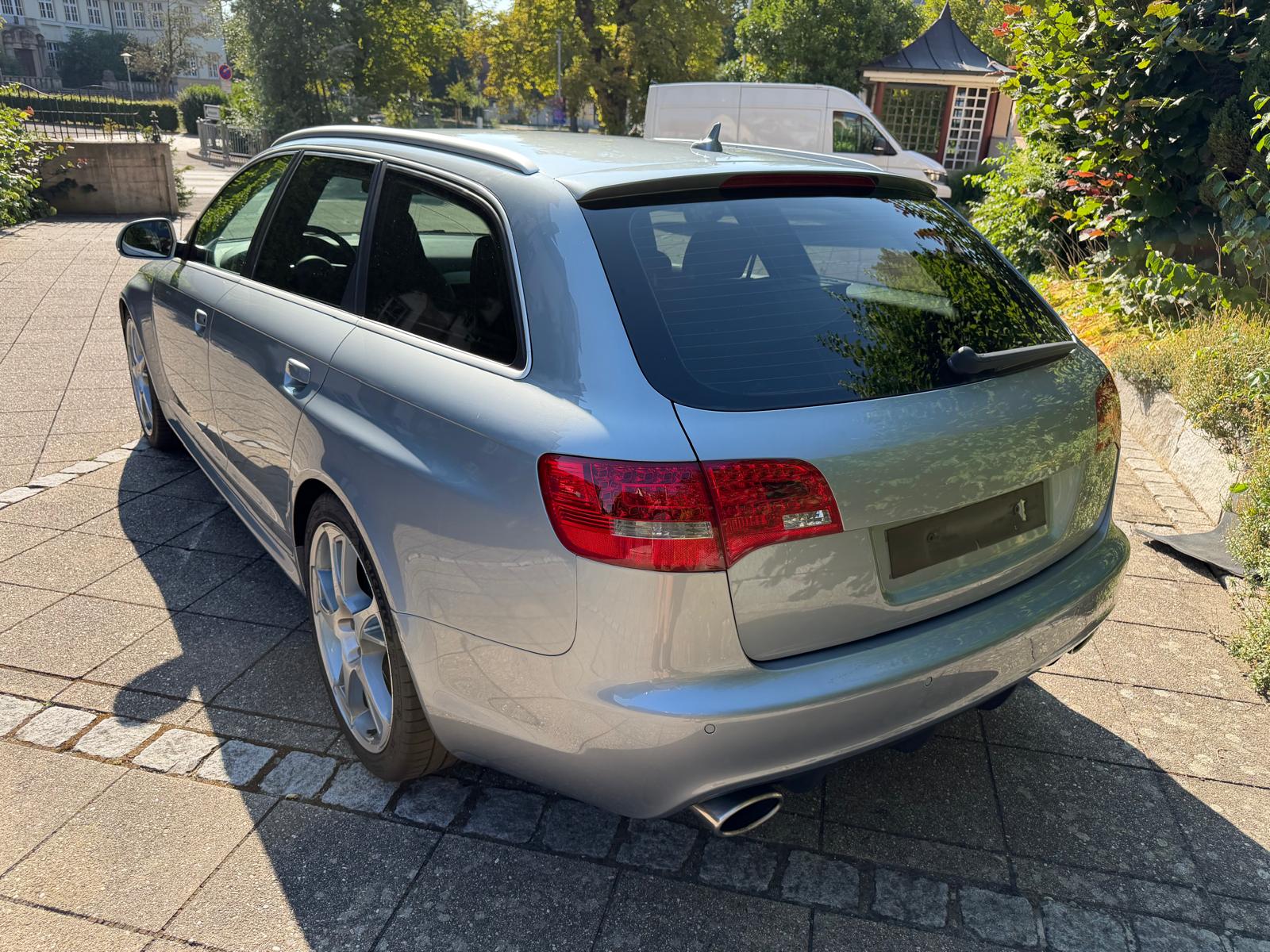 AUDI RS6-image-4