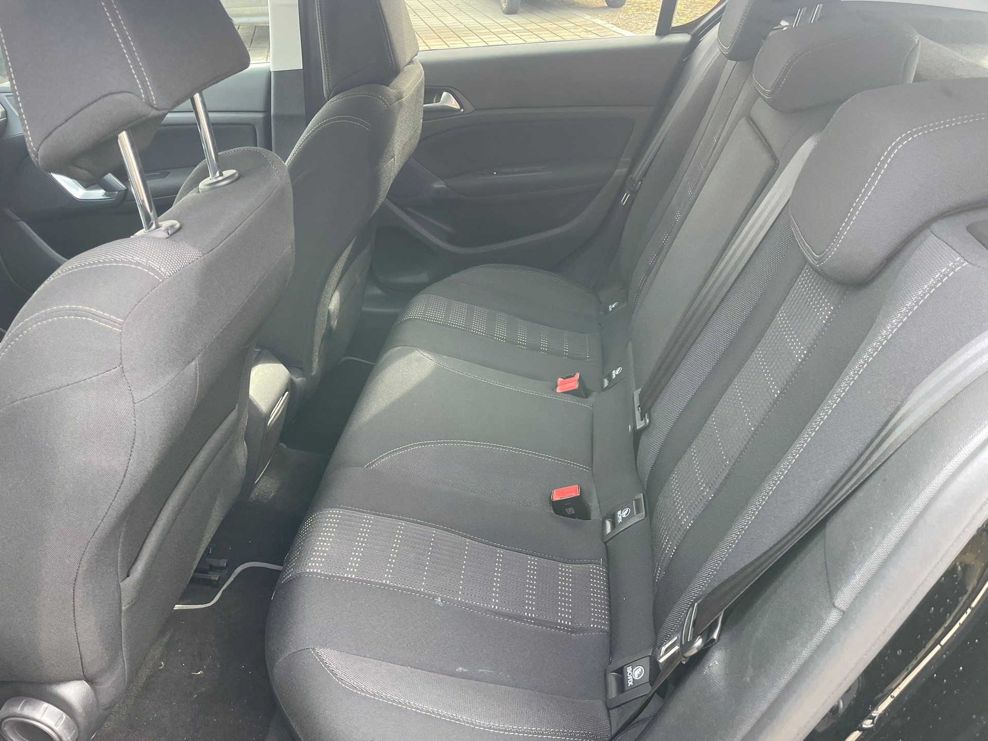 PEUGEOT 308 1.2 THP Allure-image-13