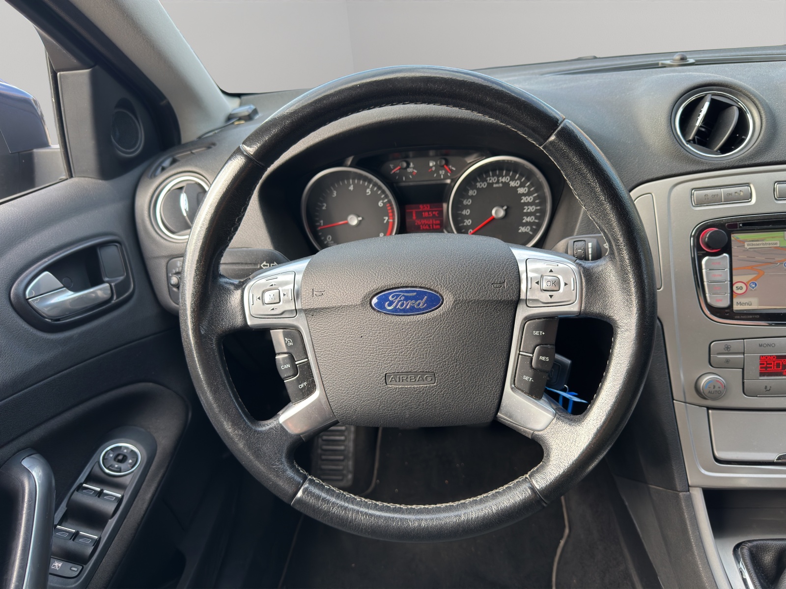 FORD Mondeo 2.5i 20V Titanium-image-17