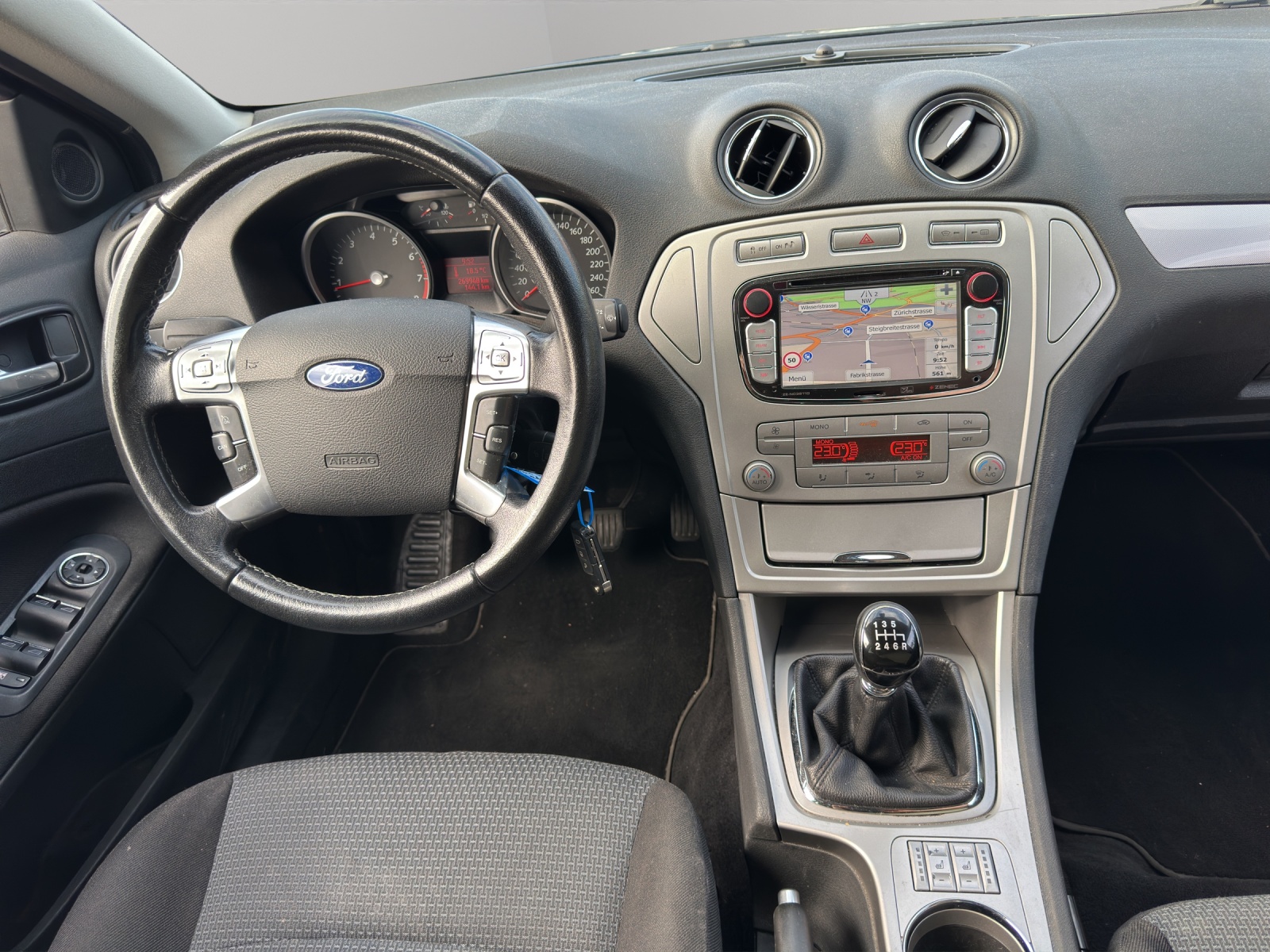 FORD Mondeo 2.5i 20V Titanium-image-8