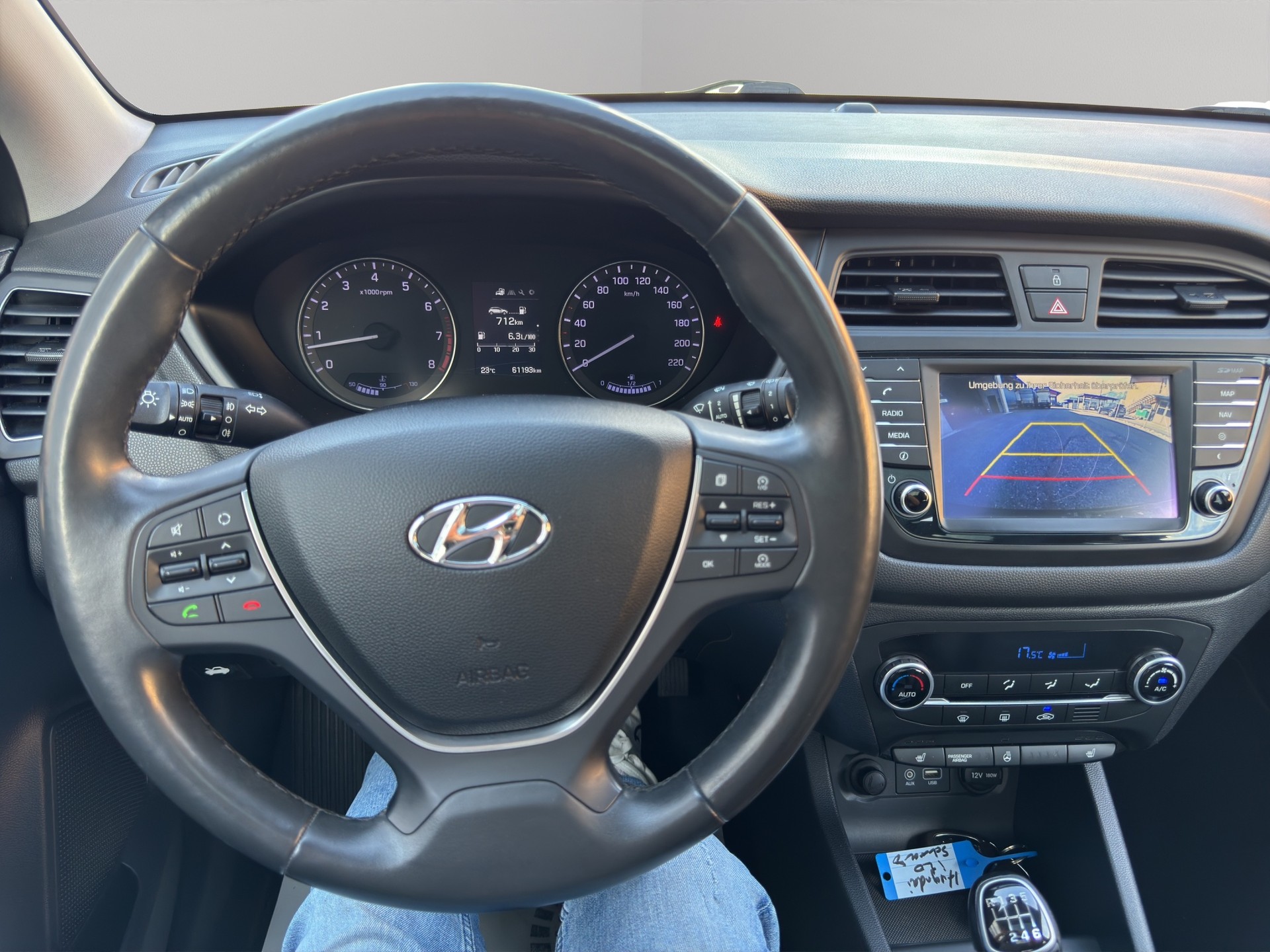 HYUNDAI i20 1.4 Vertex-image-12