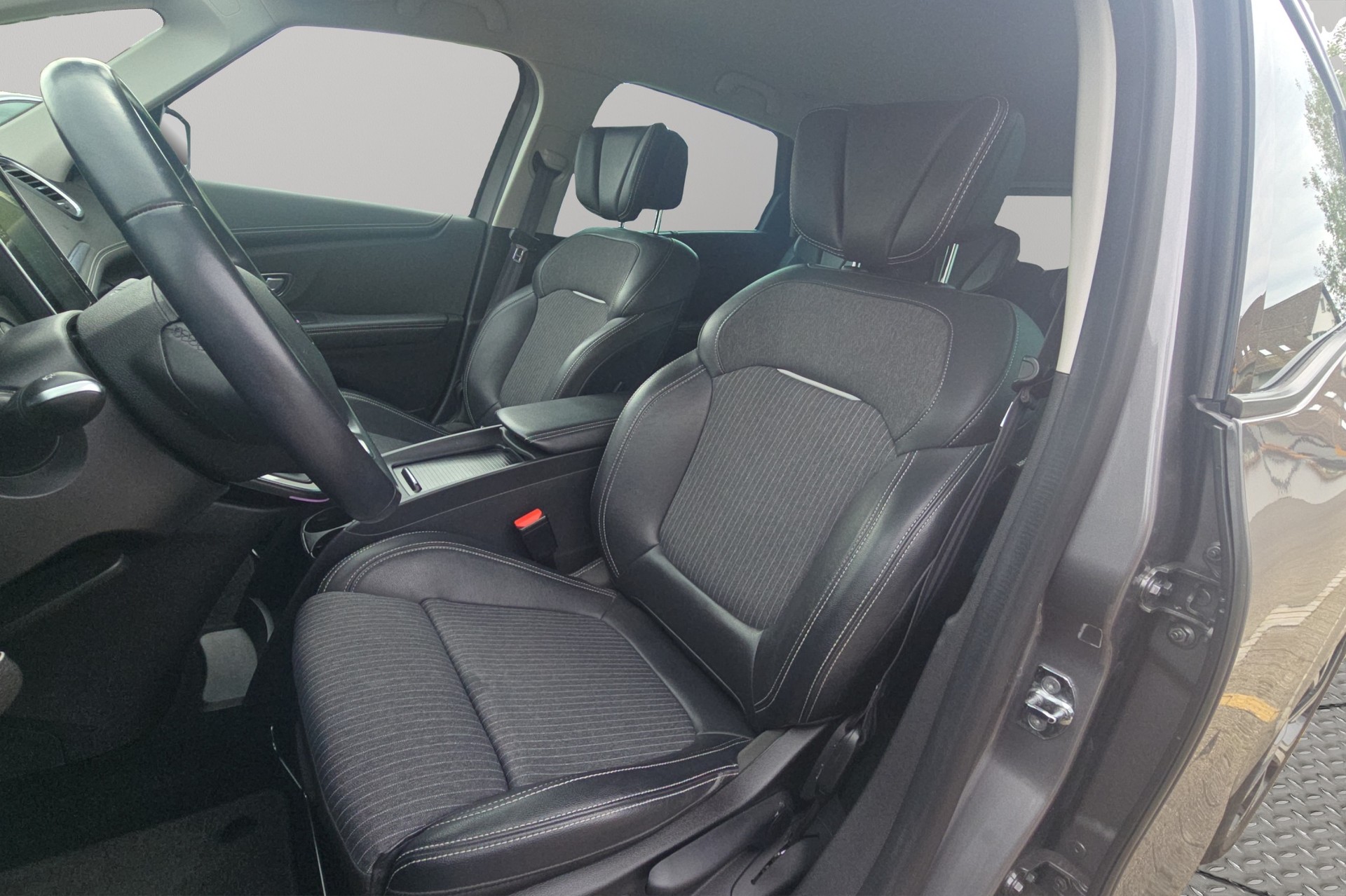 RENAULT Scénic 1.3 16V Turbo Intens Pack Advantage EDC-image-10