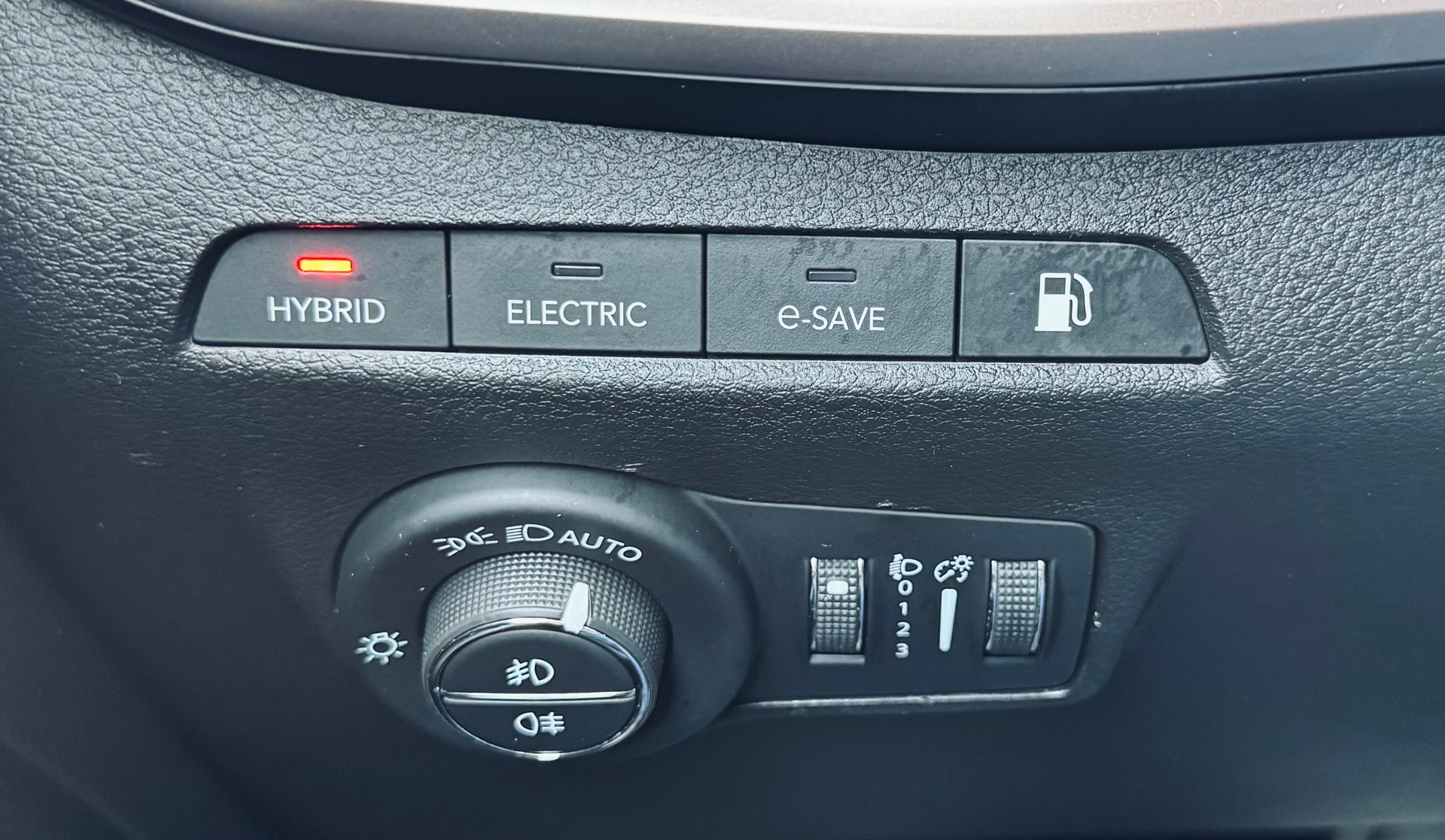 JEEP Compass 1.3 T PHEV Outdoor AWD-image-18