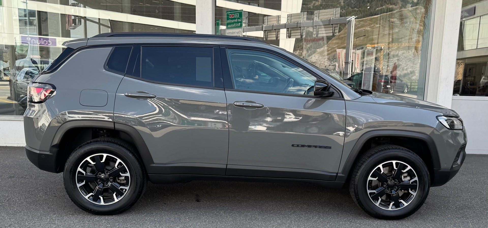 JEEP Compass 1.3 T PHEV Outdoor AWD-image-1