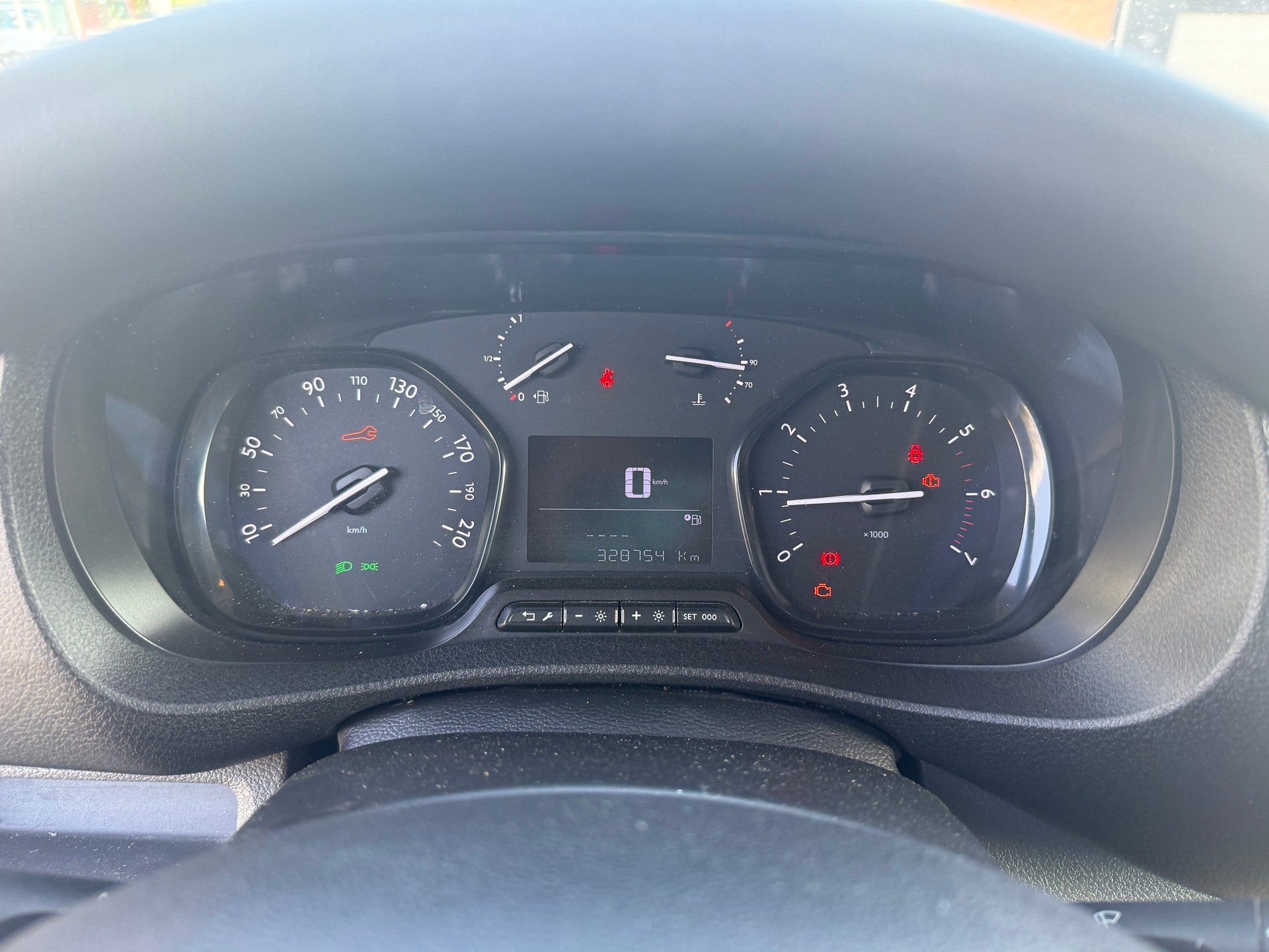 PEUGEOT Expert 2.0 BlueHDi 150 S&S Premium Standard-image-10