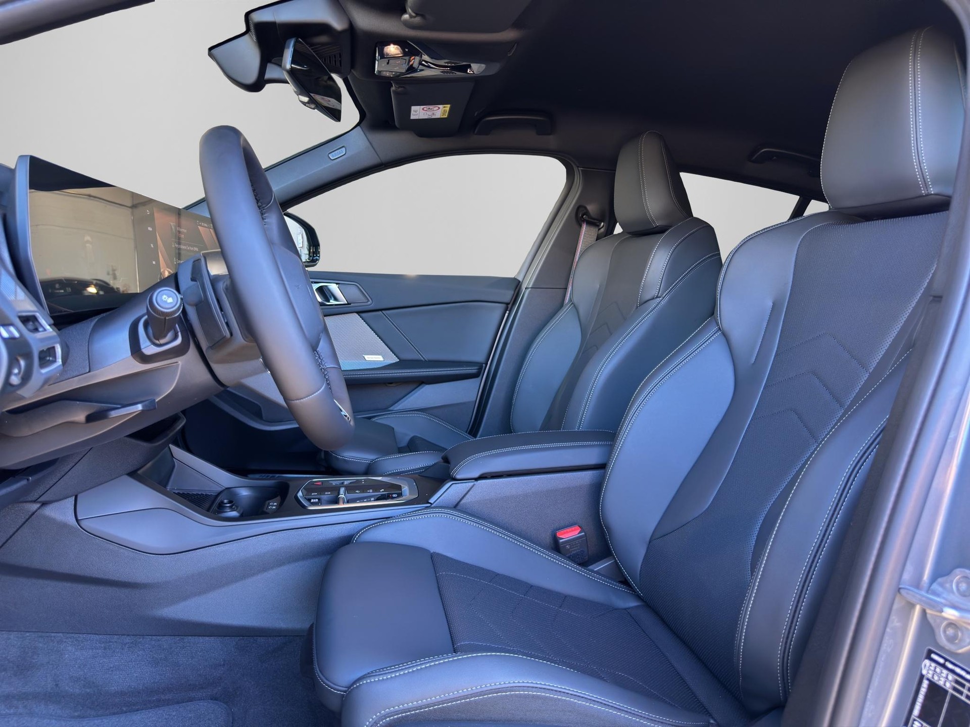 BMW 1er Reihe 123 xDrive M Sport Pro-image-10