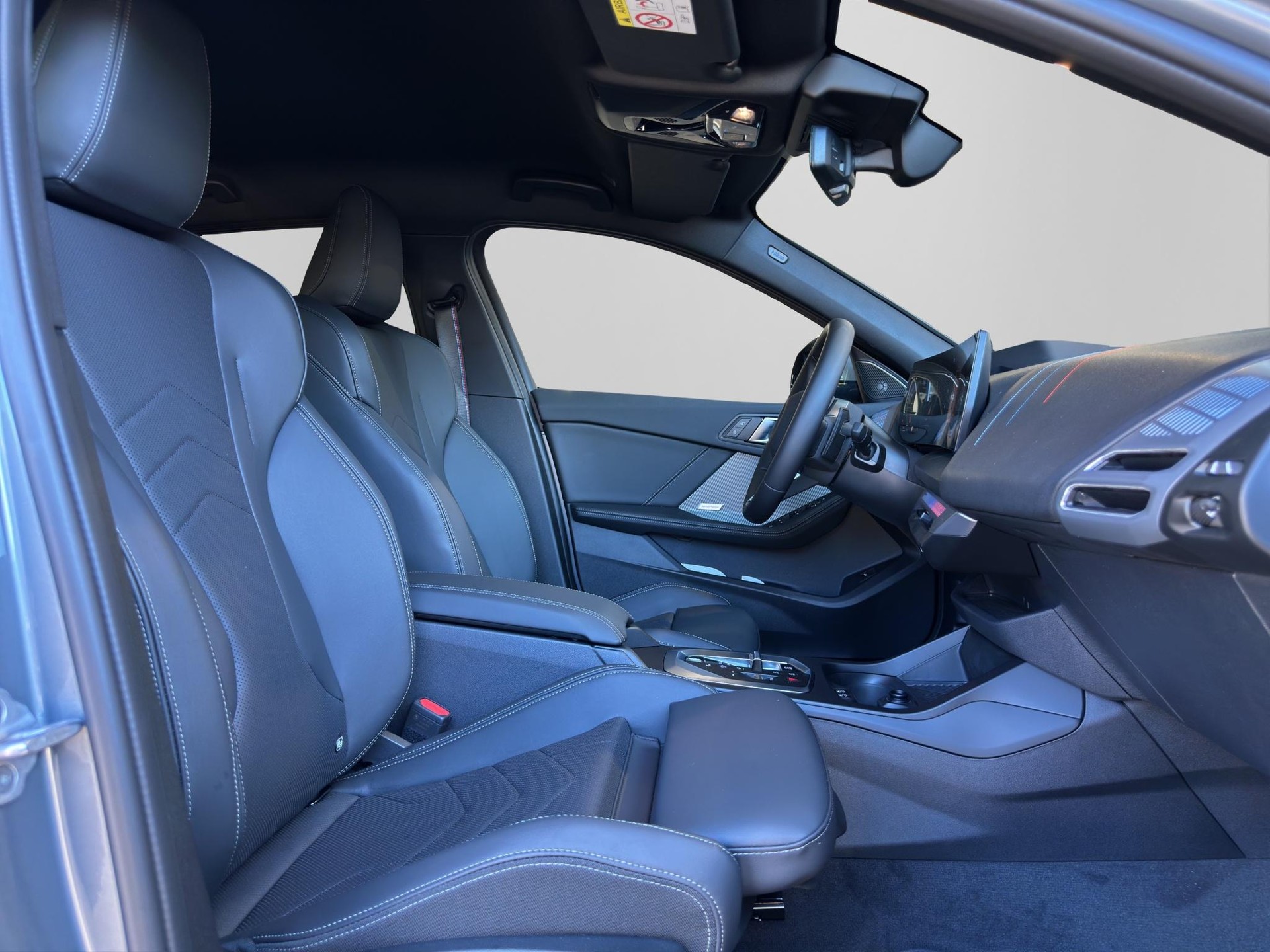 BMW 1er Reihe 123 xDrive M Sport Pro-image-17