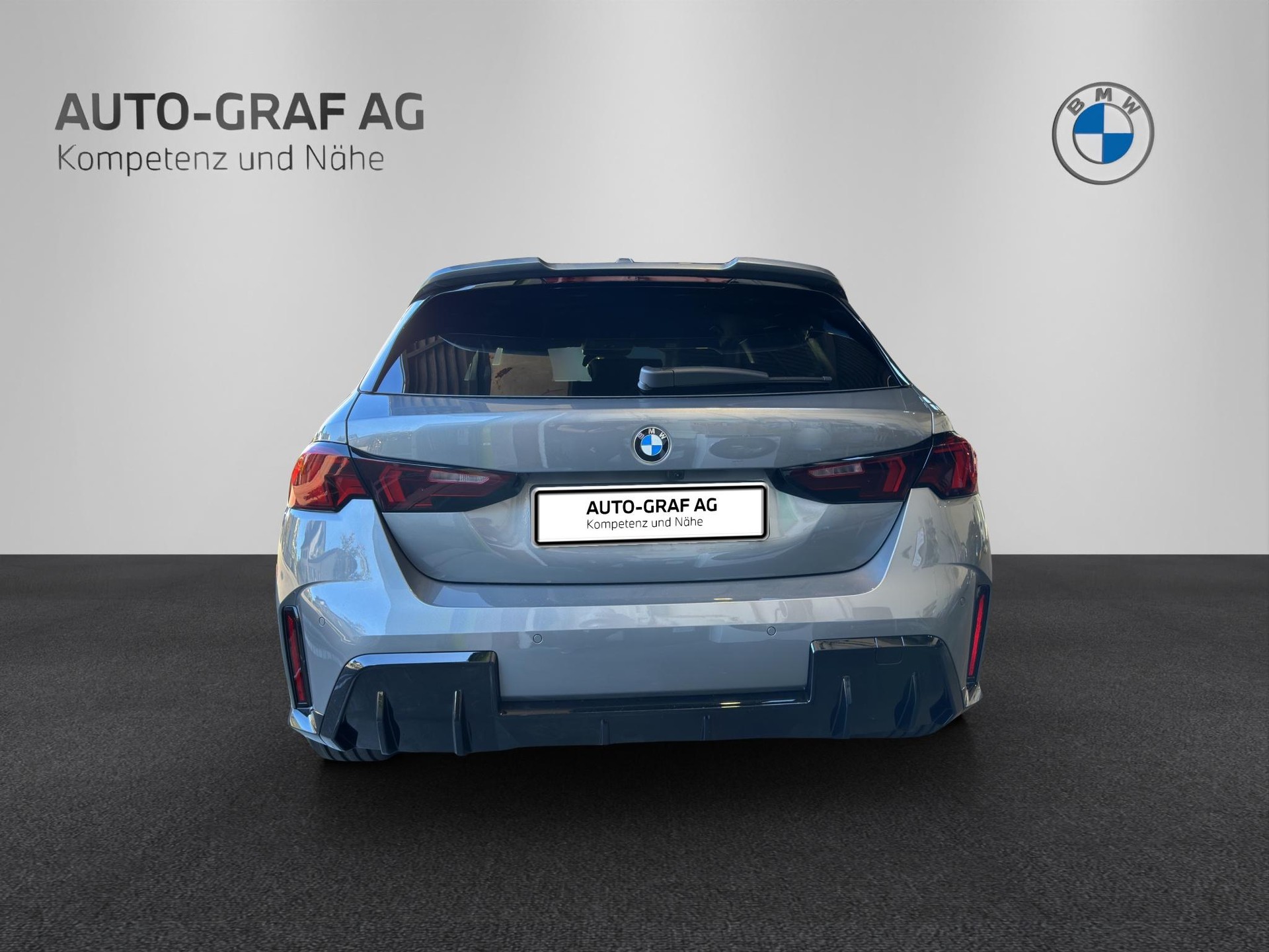 BMW 1er Reihe 123 xDrive M Sport Pro-showroom-element-3