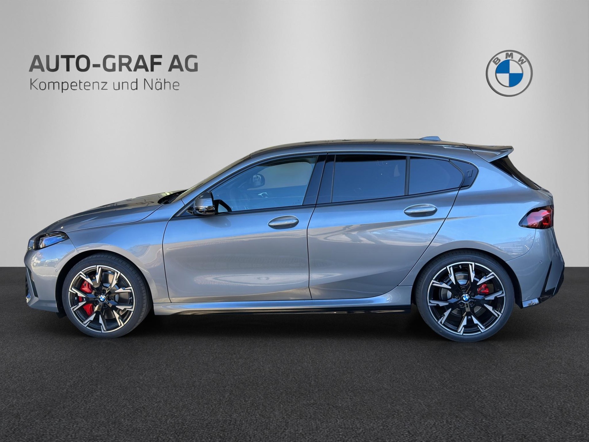 BMW 1er Reihe 123 xDrive M Sport Pro-showroom-element-1