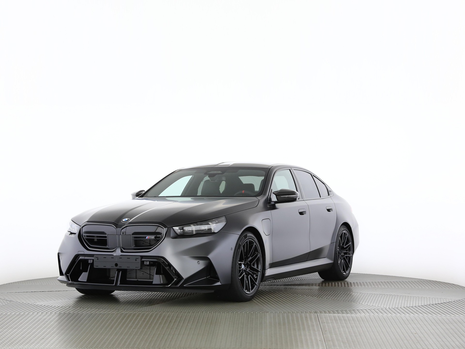 BMW M5 Limousine-image-0