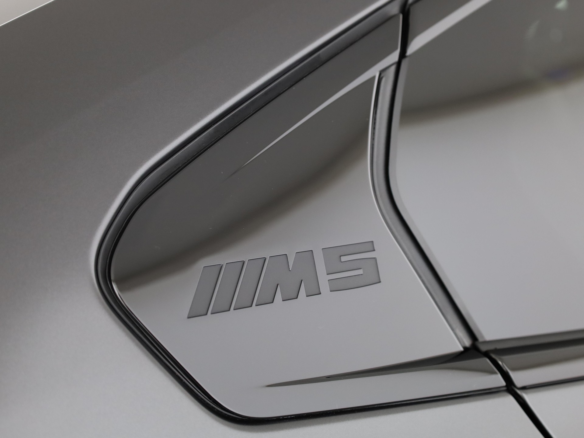 BMW M5 Limousine-image-18