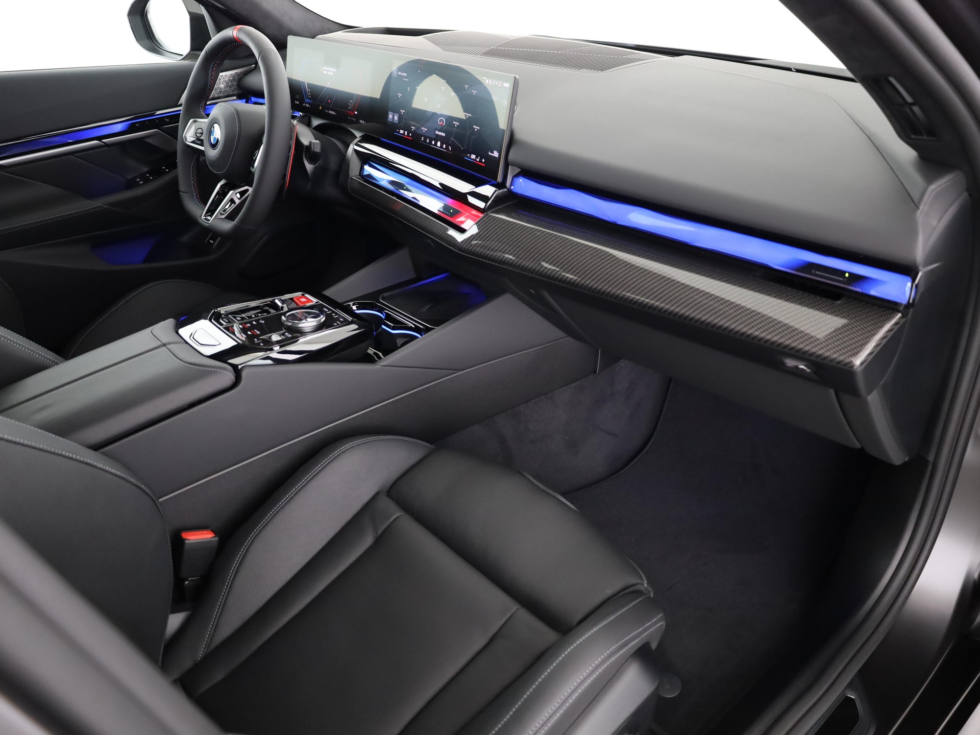BMW M5 Limousine-image-15