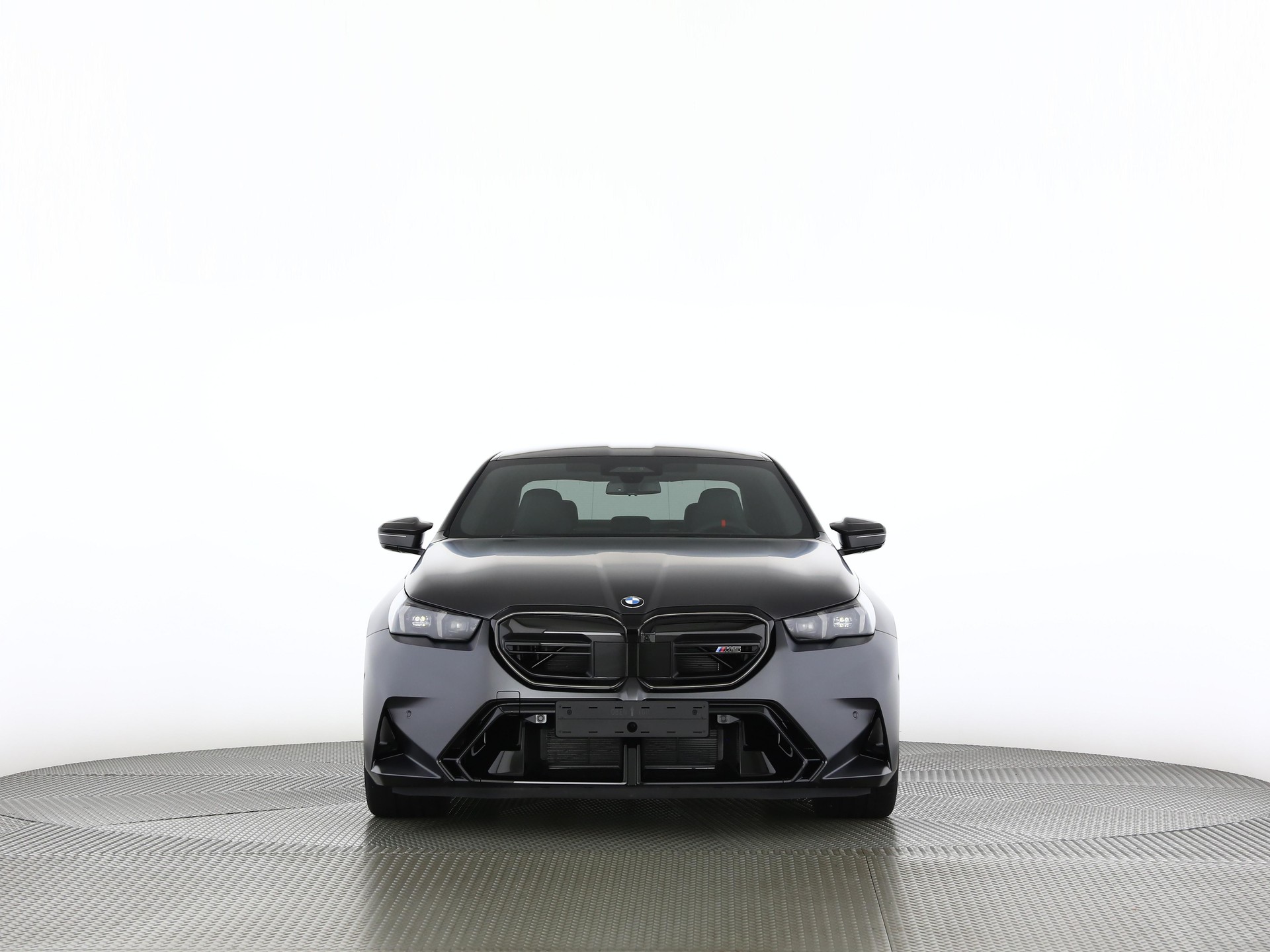 BMW M5 Limousine-image-4