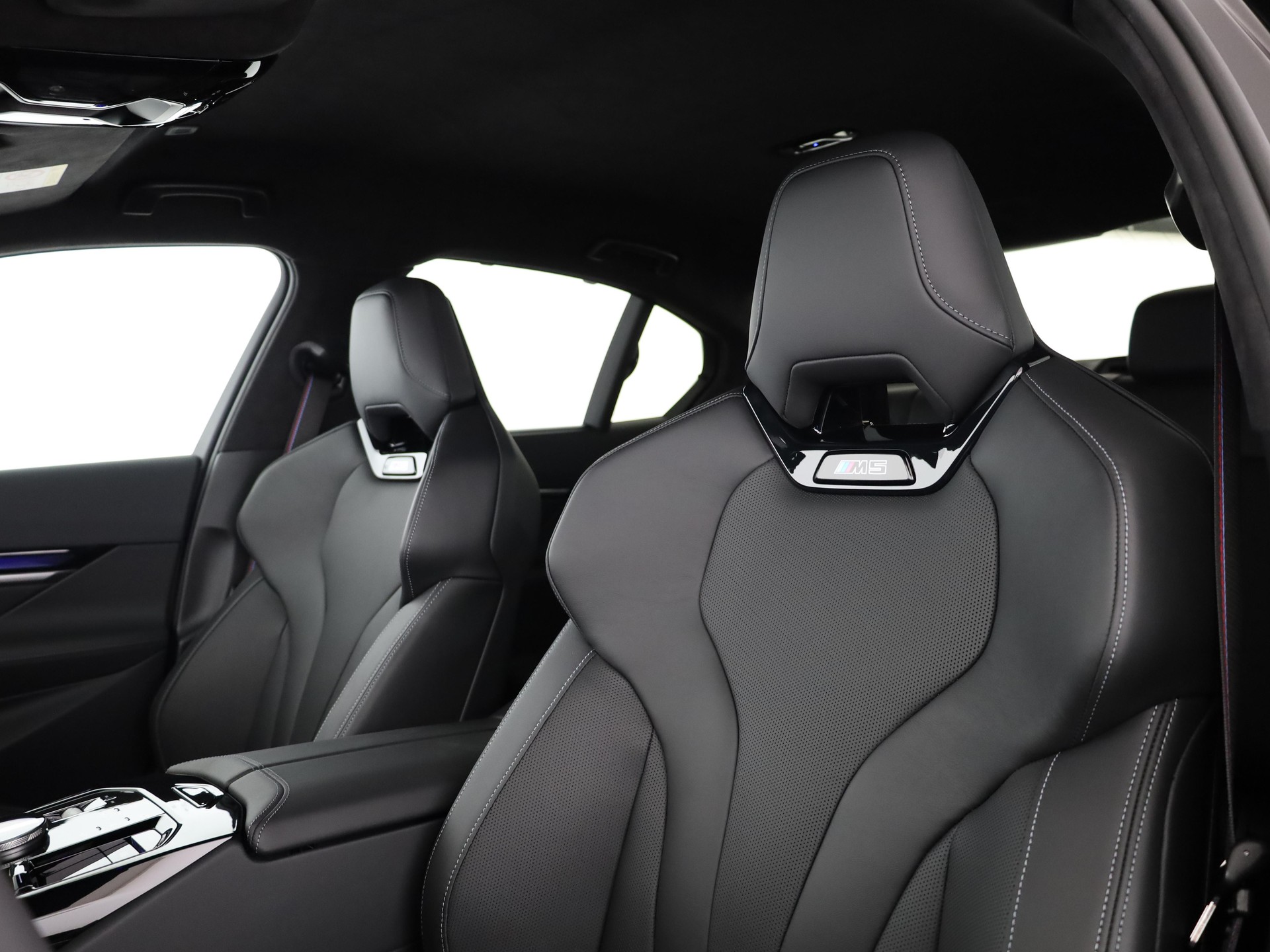BMW M5 Limousine-image-13