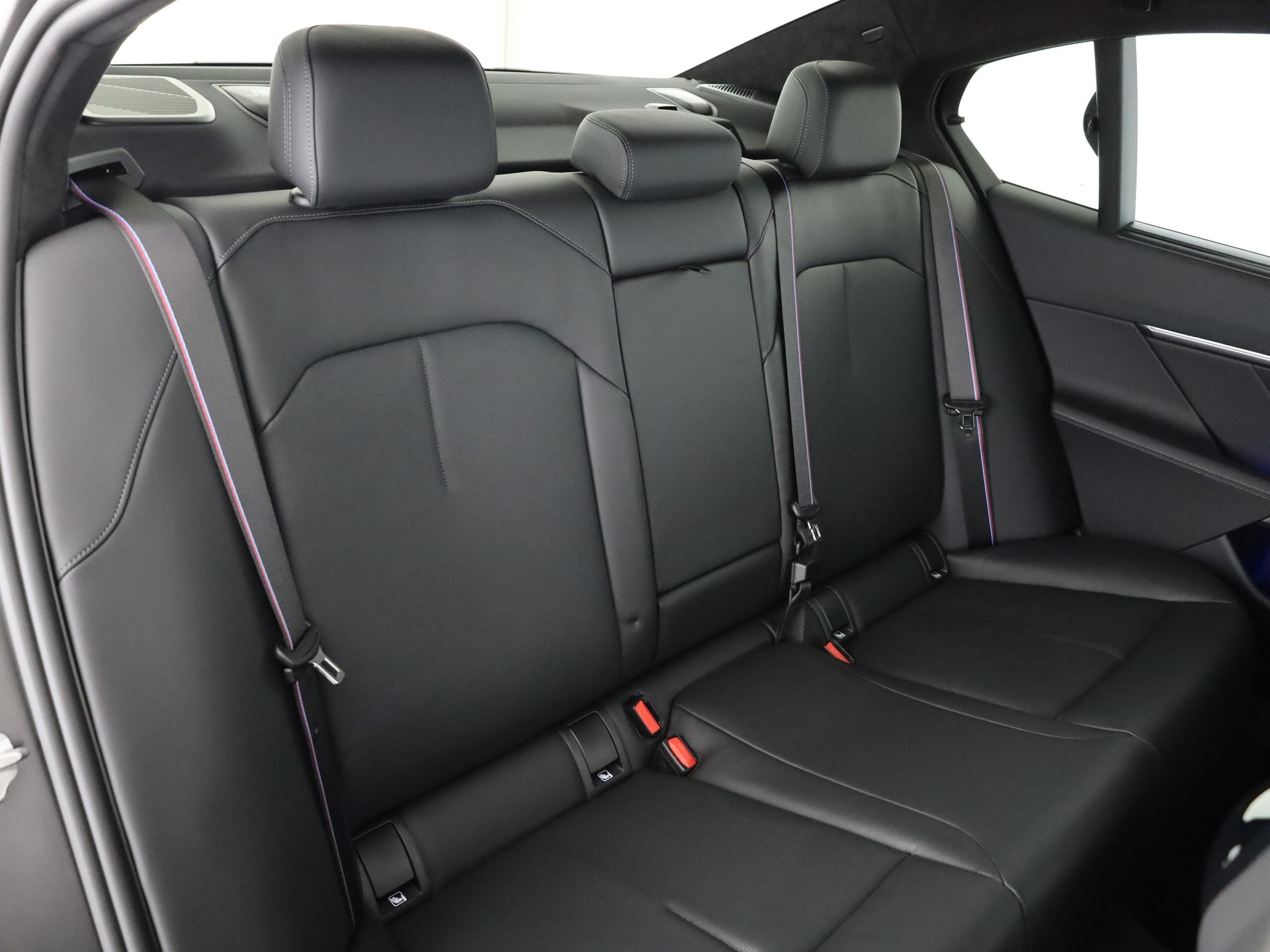 BMW M5 Limousine-image-14