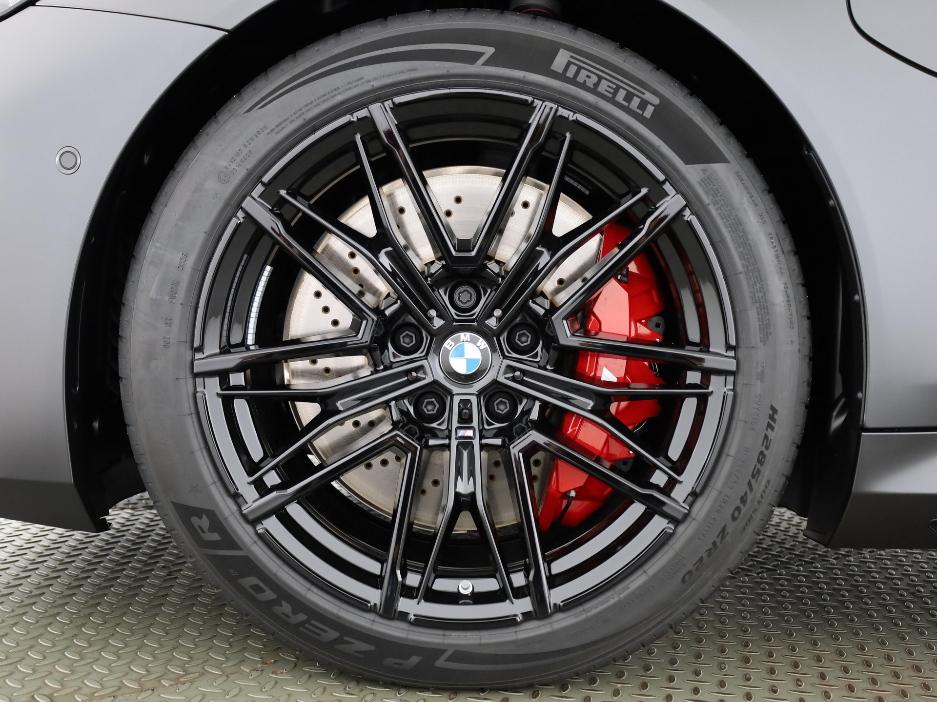 BMW M5 Limousine-image-24