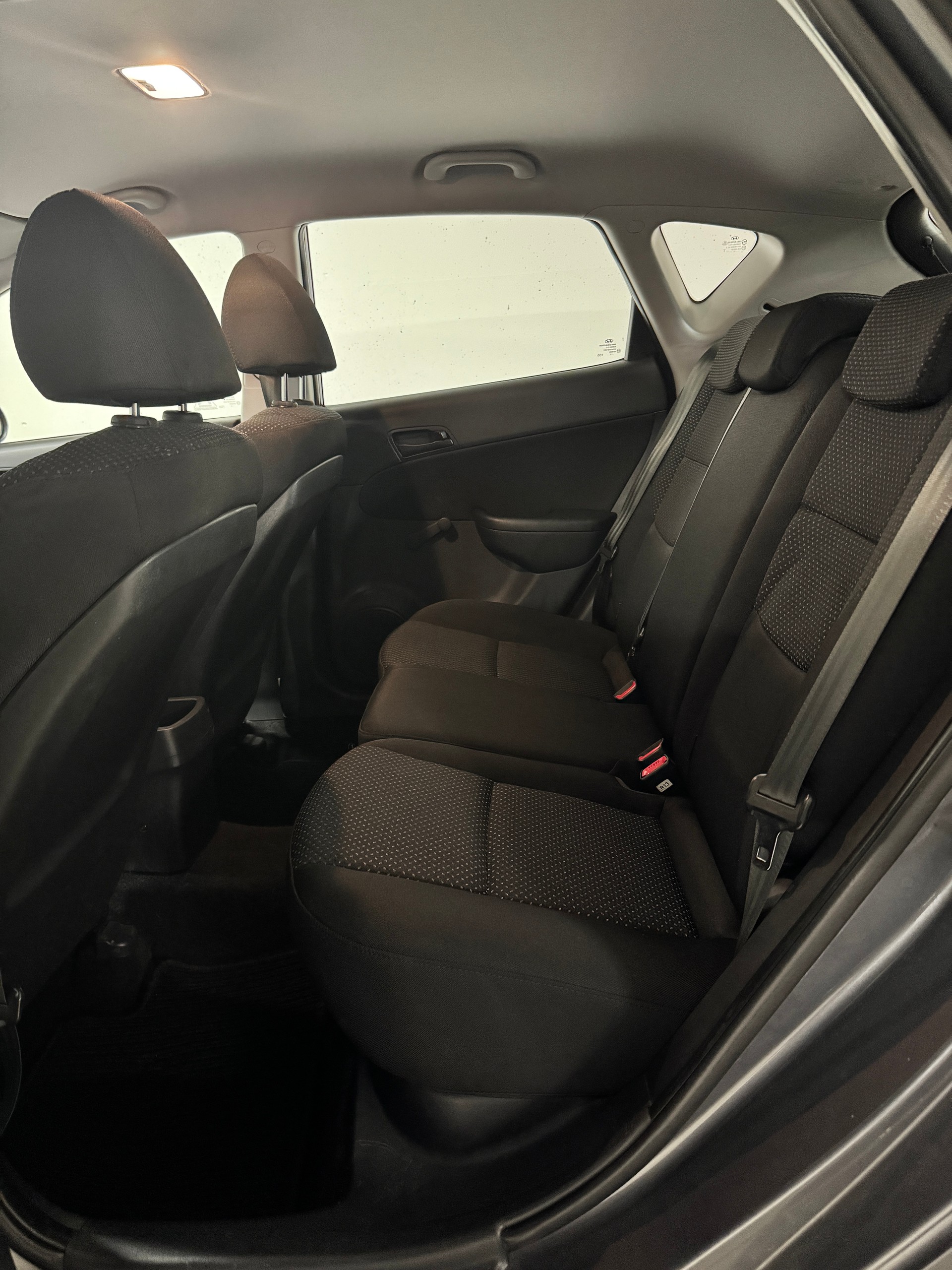 HYUNDAI i30 1.4 Comfort-image-7