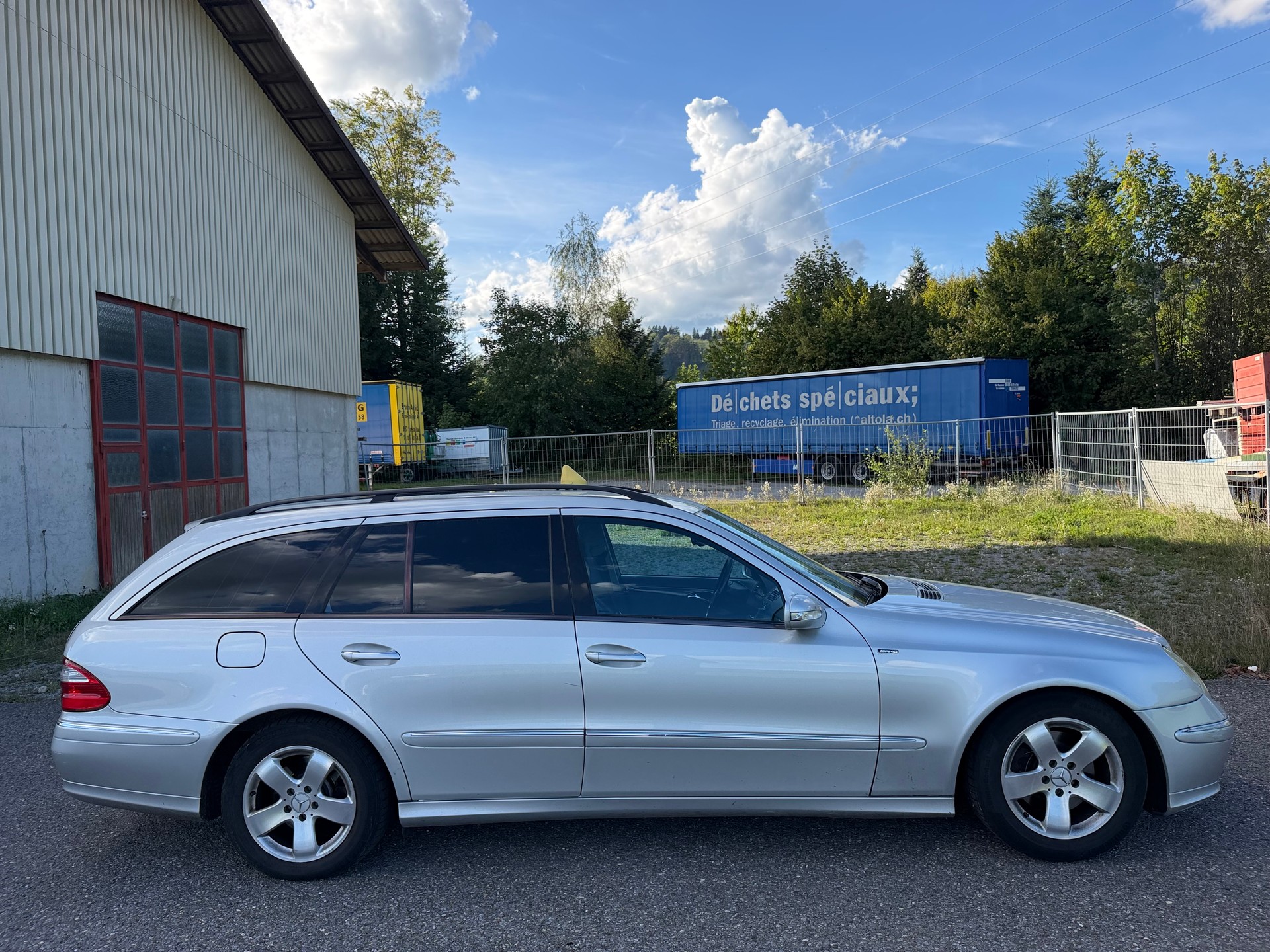 MERCEDES-BENZ E 320 Elégance 4Matic Automatic-image-0
