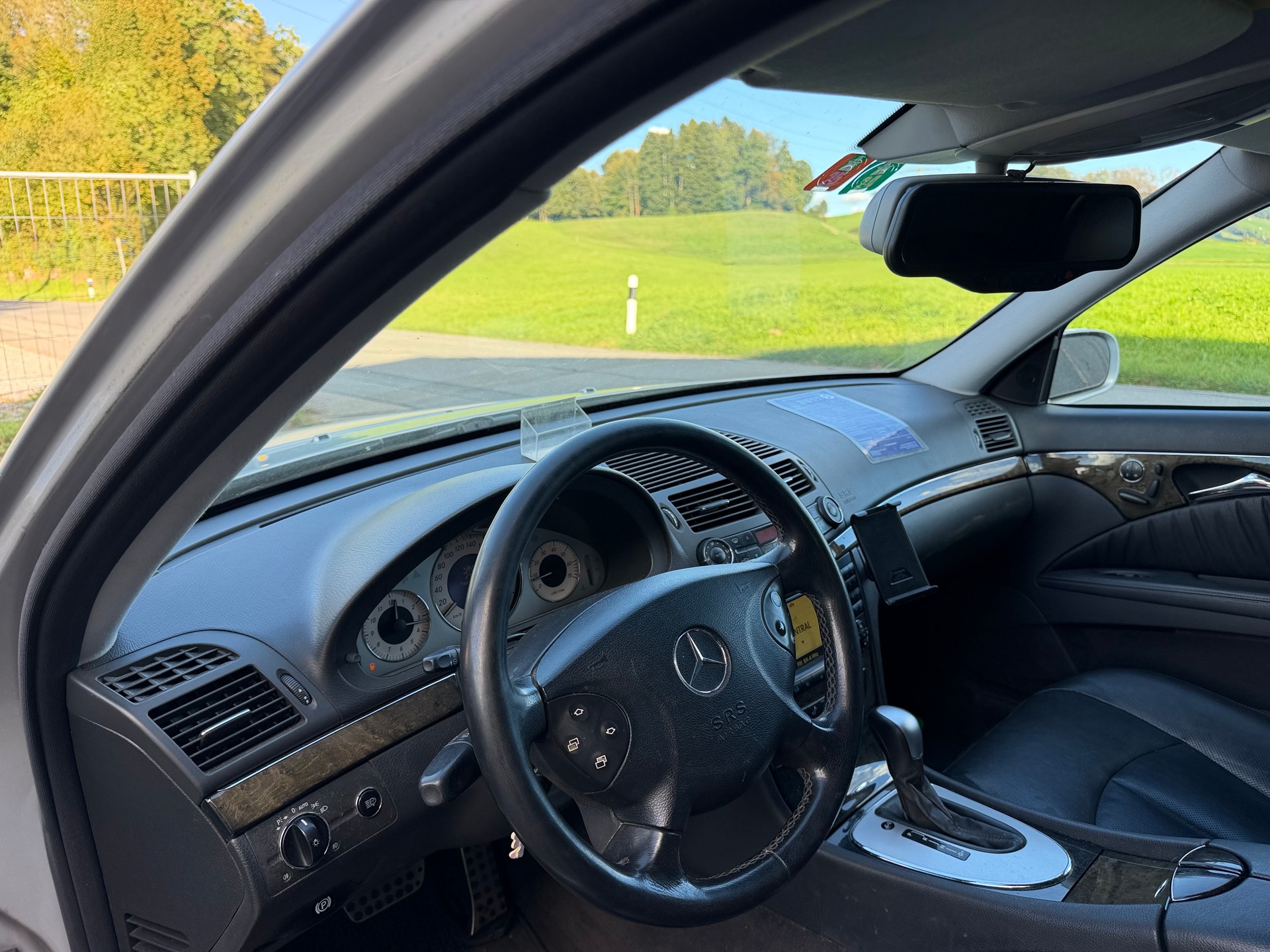 MERCEDES-BENZ E 320 Elégance 4Matic Automatic-image-7