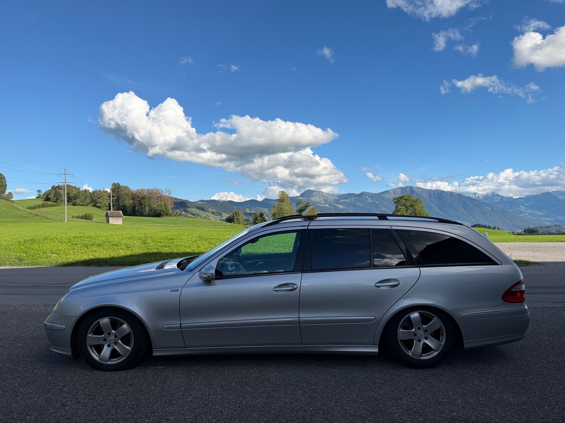 MERCEDES-BENZ E 320 Elégance 4Matic Automatic-image-1