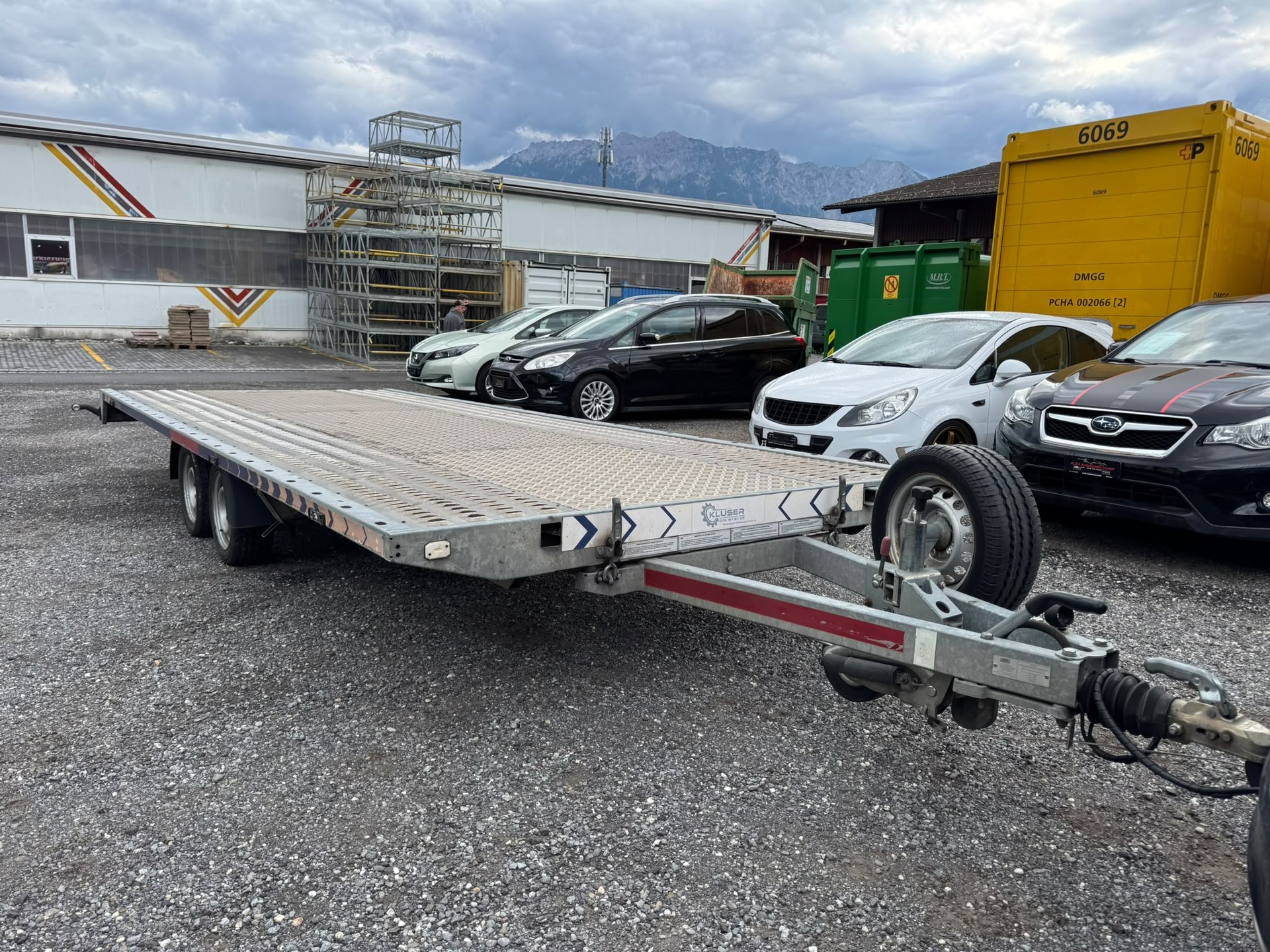 LORRIES S221-image-0