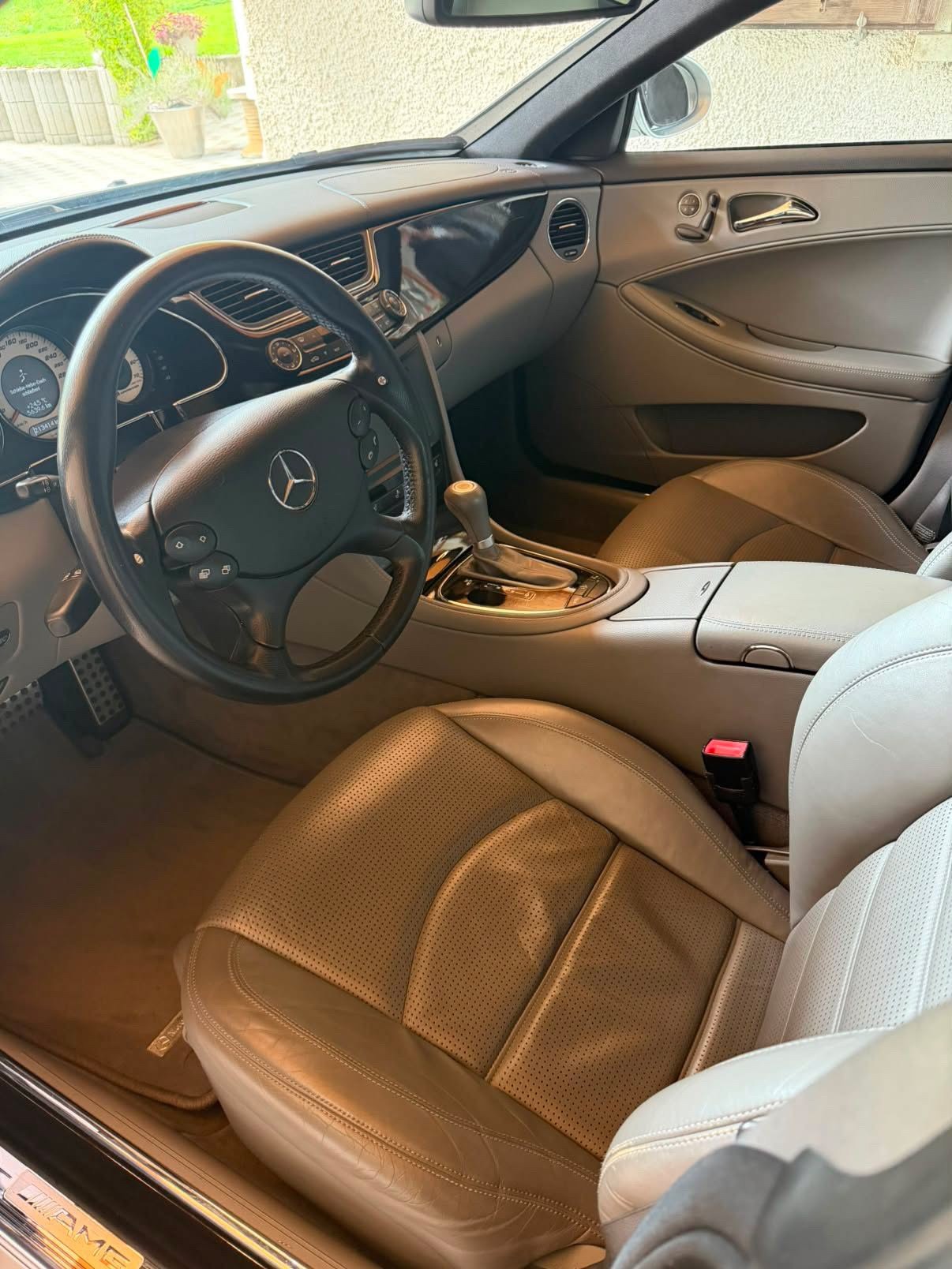 MERCEDES-BENZ CLS 55 V8 AMG-image-3