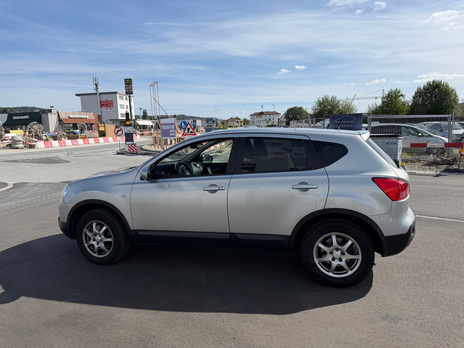 NISSAN Qashqai 2.0 dCi 4WD Lounge Automatic-image-8