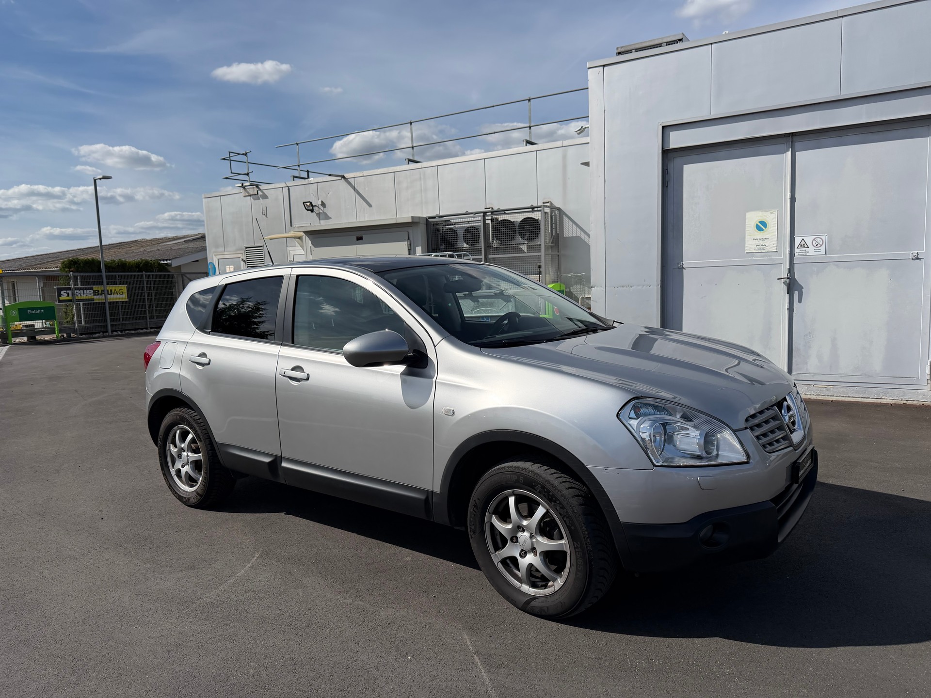 NISSAN Qashqai 2.0 dCi 4WD Lounge Automatic-image-2