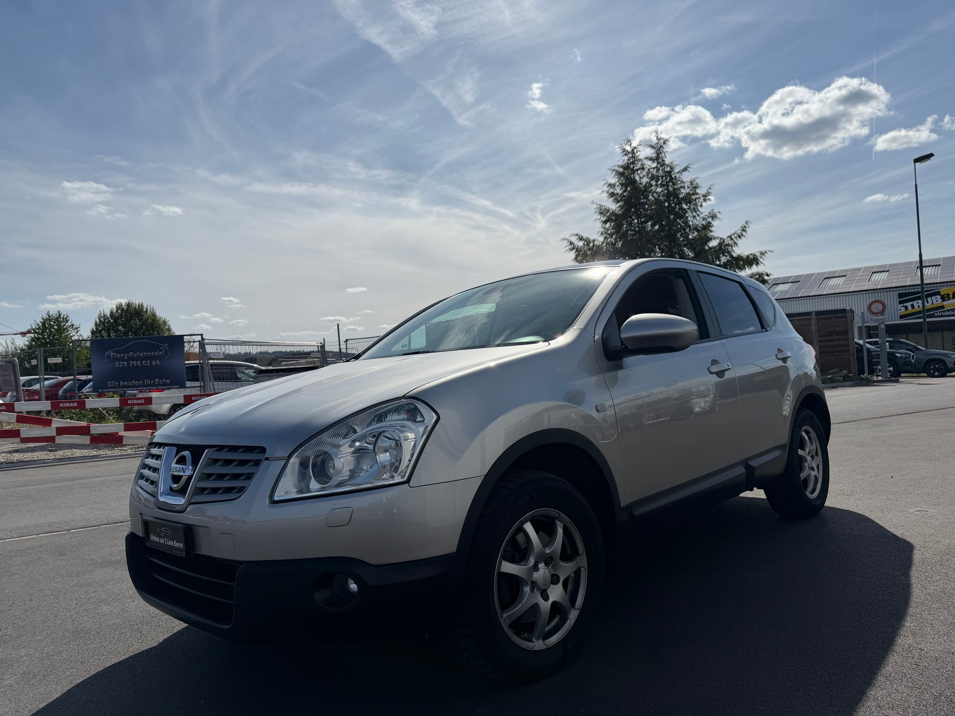 NISSAN Qashqai 2.0 dCi 4WD Lounge Automatic-image-9