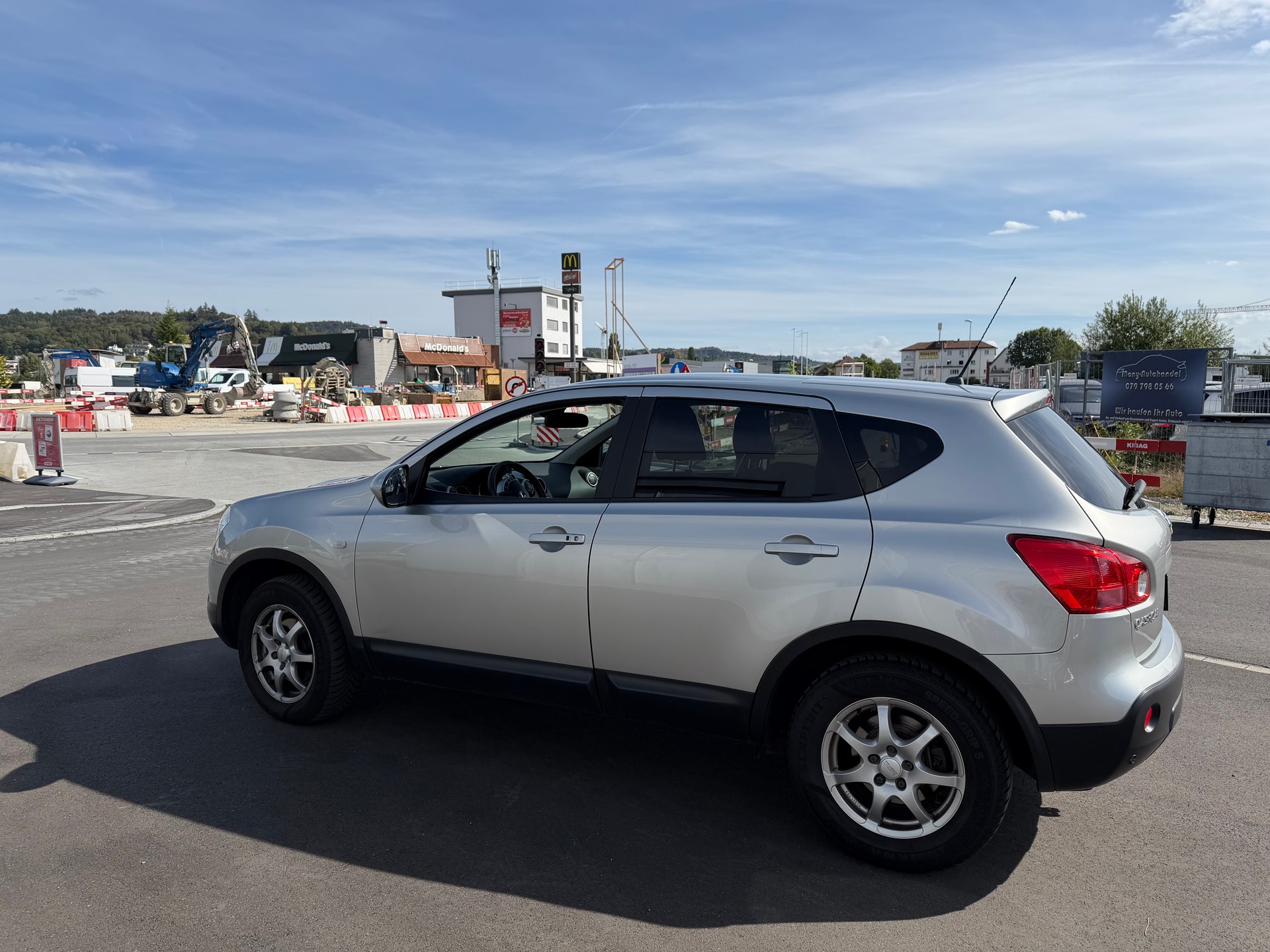 NISSAN Qashqai 2.0 dCi 4WD Lounge Automatic-image-7